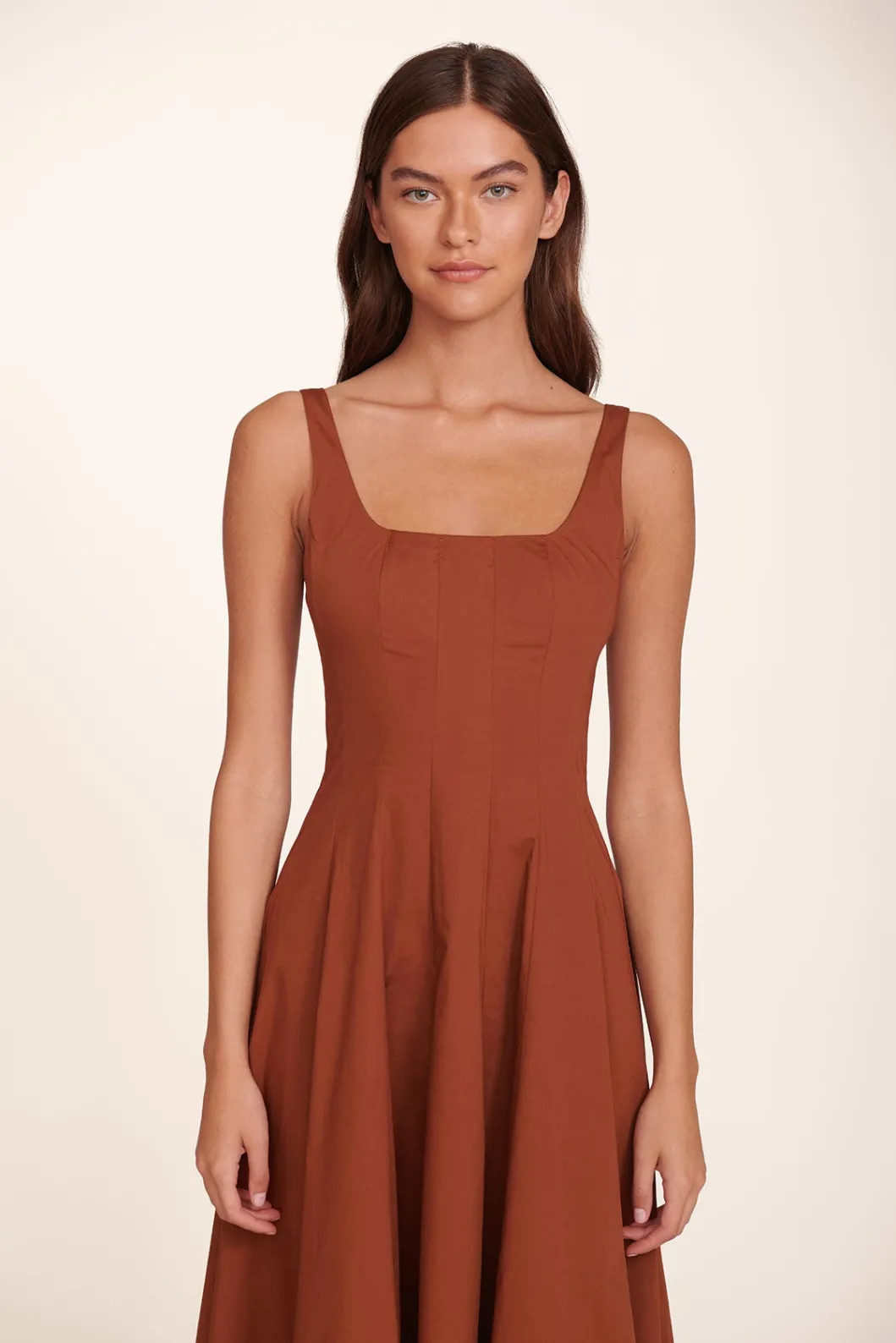 staud__wells_dress_tan_4.webp STAUD | WELLS DRESS< Midi Dresses | Dresses