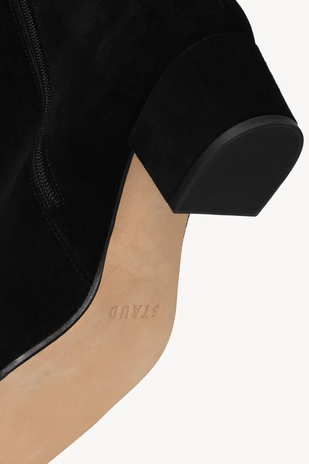staud_aimee_short_boot_black_suede_5.webp STAUD AIMEE SHORT BOOT BLACK SUEDE< Boots