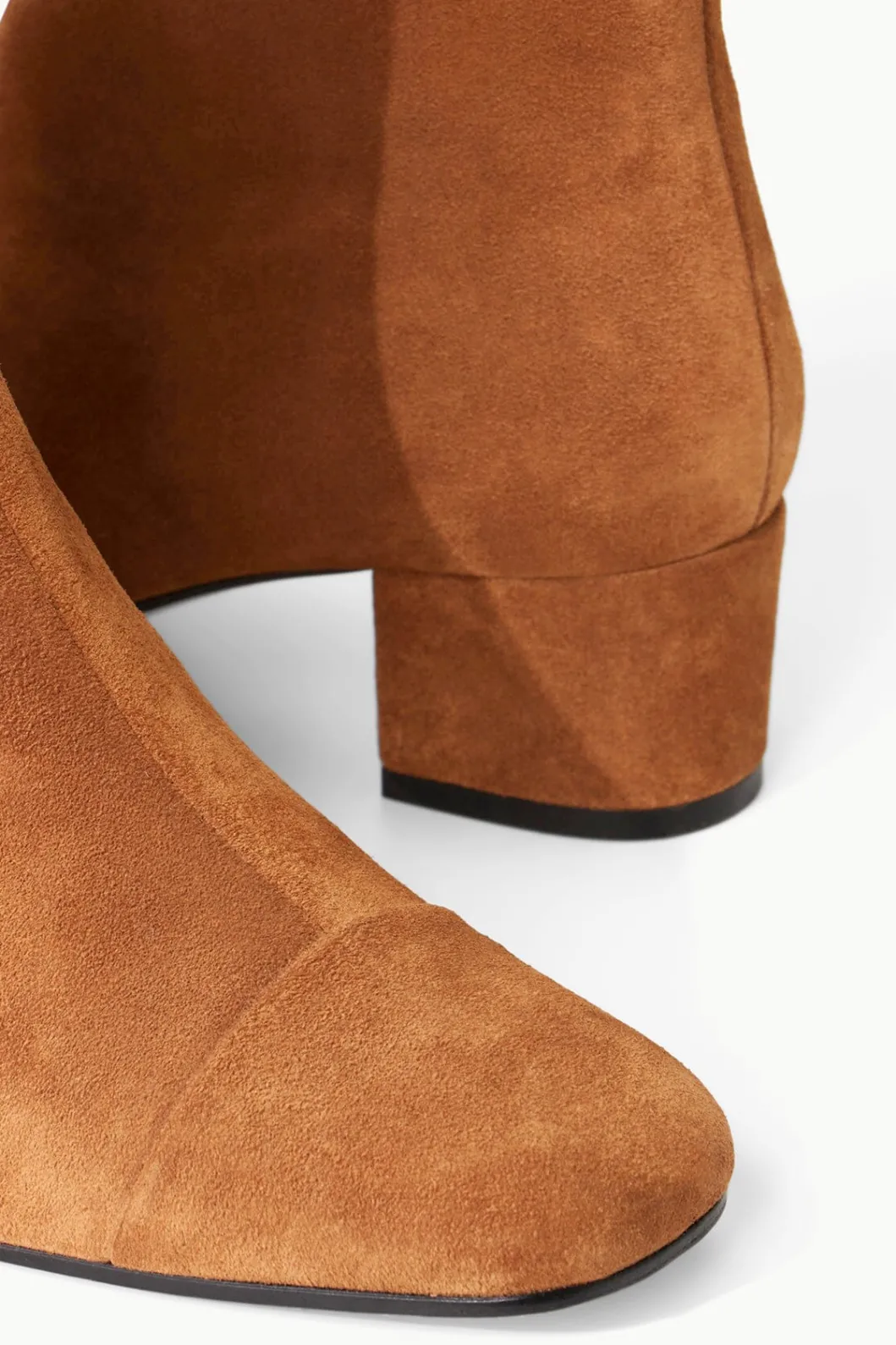 staud_aimee_short_boot_tan_suede_4.webp STAUD AIMEE SHORT BOOT TAN SUEDE< Boots