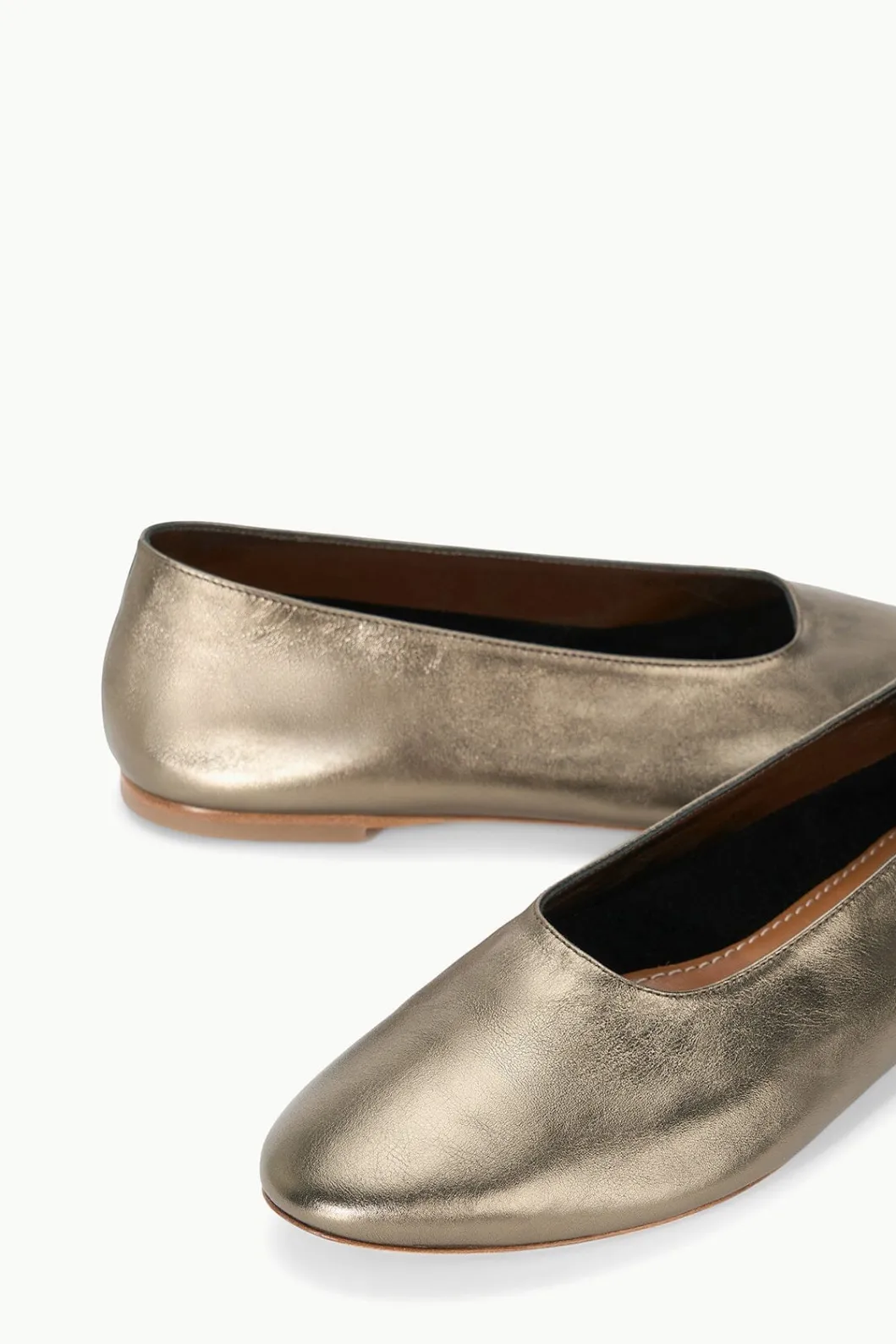 staud_alba_ballet_aged_bronze_4.webp STAUD ALBA BALLET AGED BRONZE< Mules & Flats