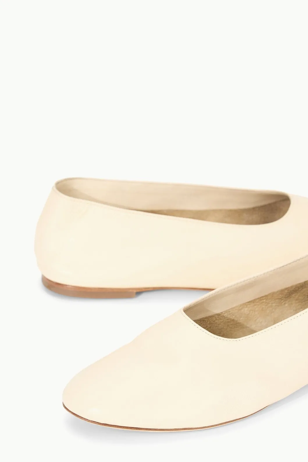 staud_alba_ballet_flat_cream_4.webp STAUD ALBA BALLET FLAT< Mules & Flats