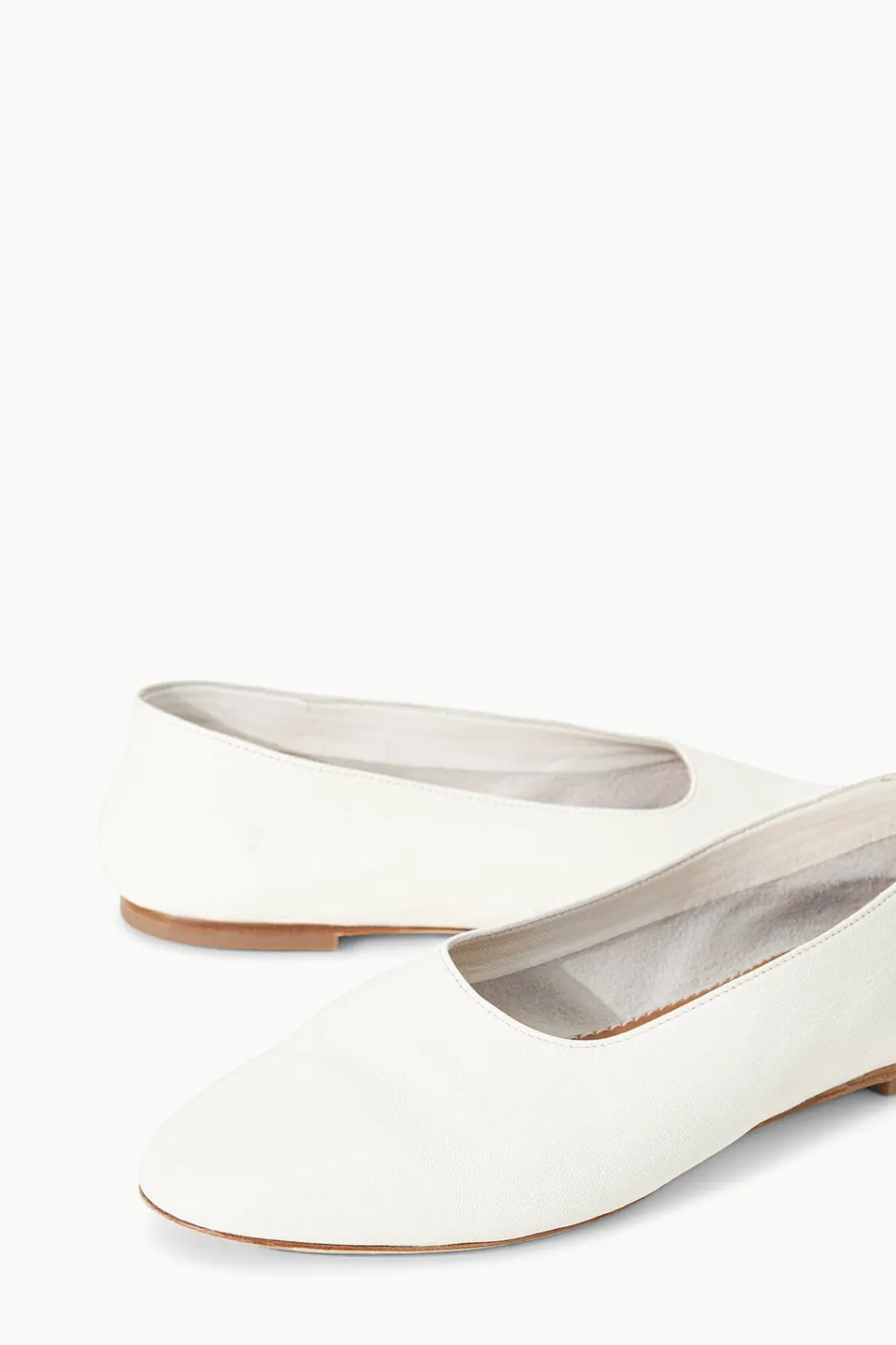 staud_alba_ballet_flat_paper_5.webp STAUD ALBA BALLET FLAT< Mules & Flats