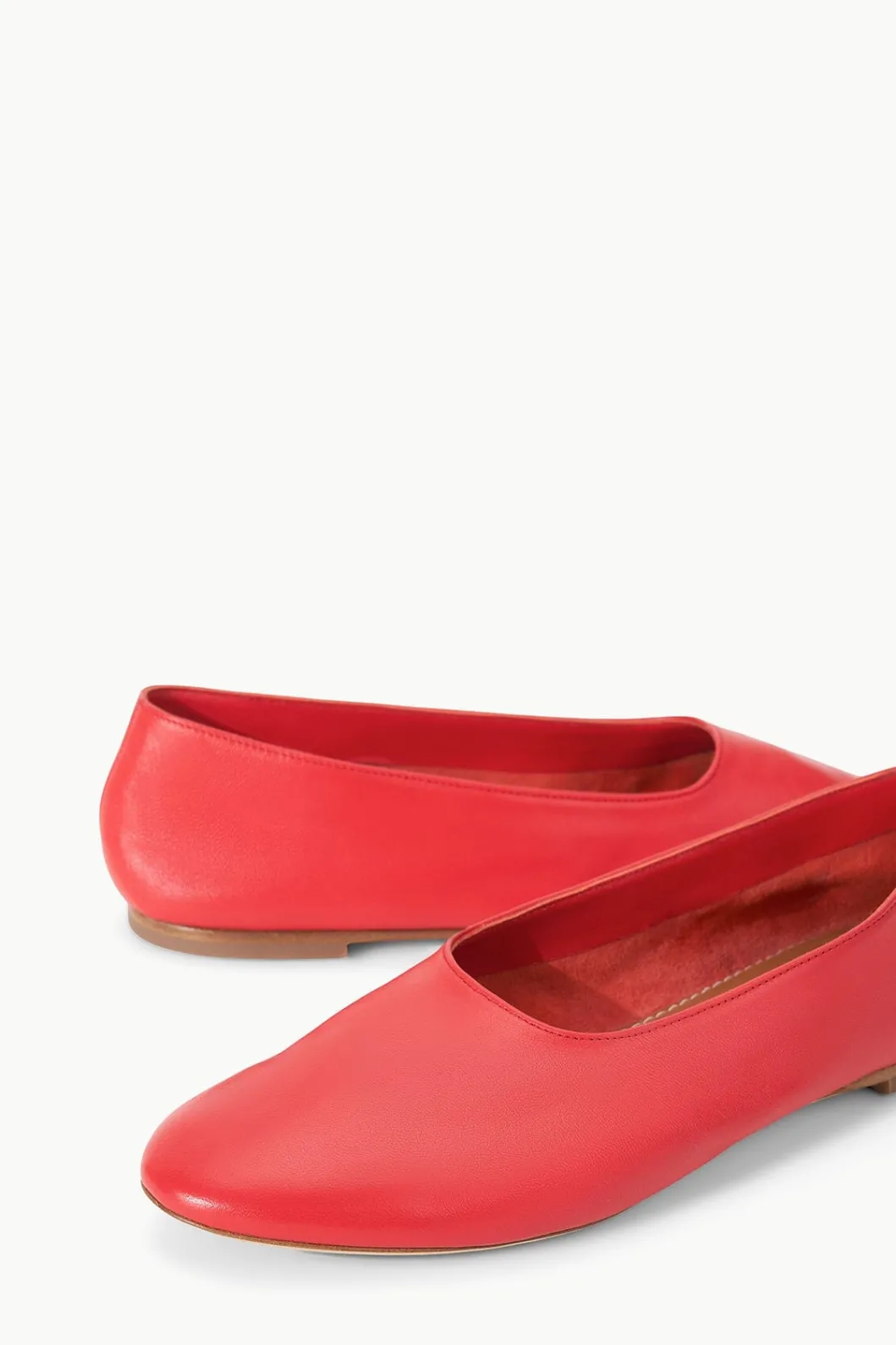 staud_alba_ballet_flat_red_rose_5.webp STAUD ALBA BALLET FLAT RED ROSE< Mules & Flats