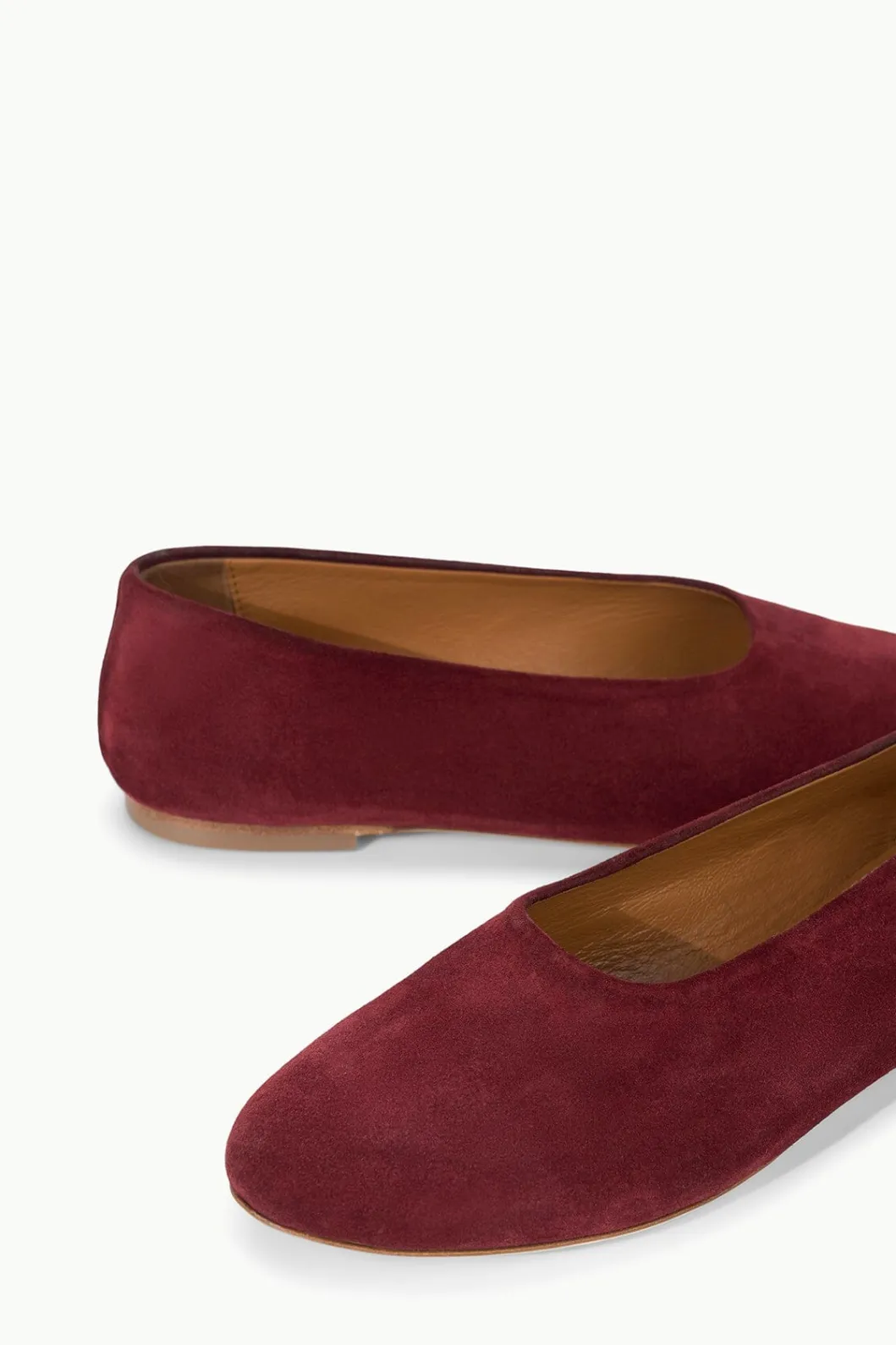 staud_alba_ballet_pinot_suede_6.webp STAUD ALBA BALLET SUEDE< Mules & Flats