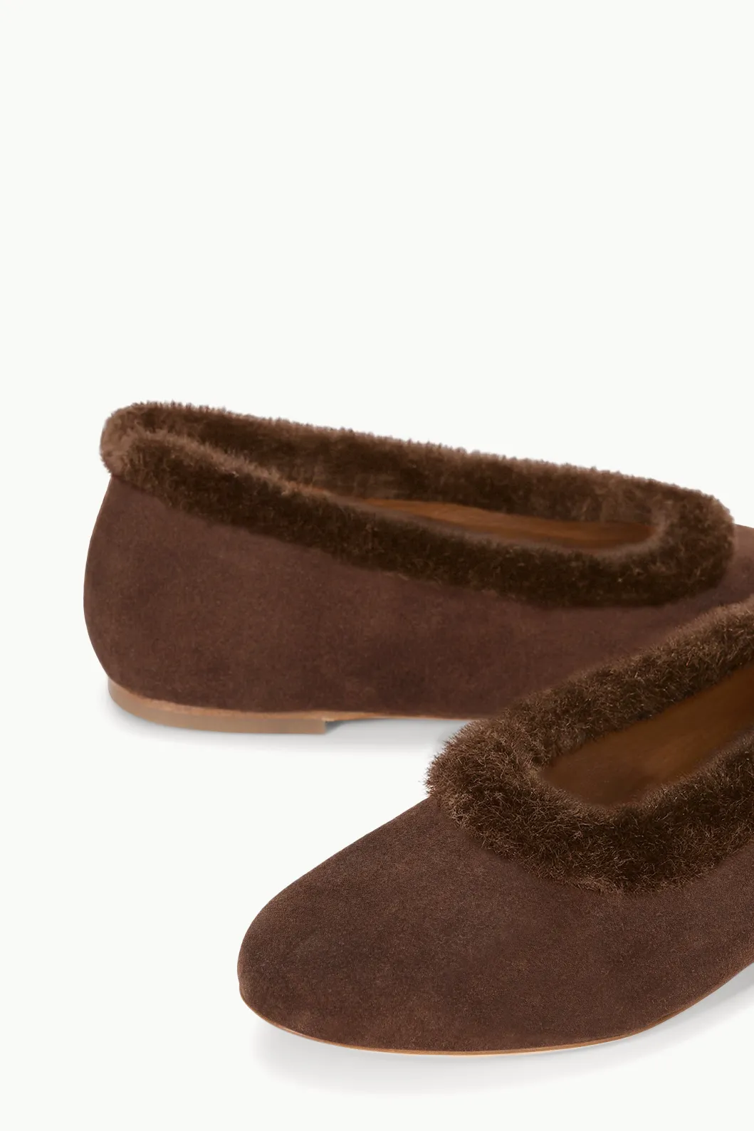 staud_alba_faux_fur_trim_ballet_mahogany_3.webp STAUD ALBA FAUX FUR TRIM BALLET< Mules & Flats