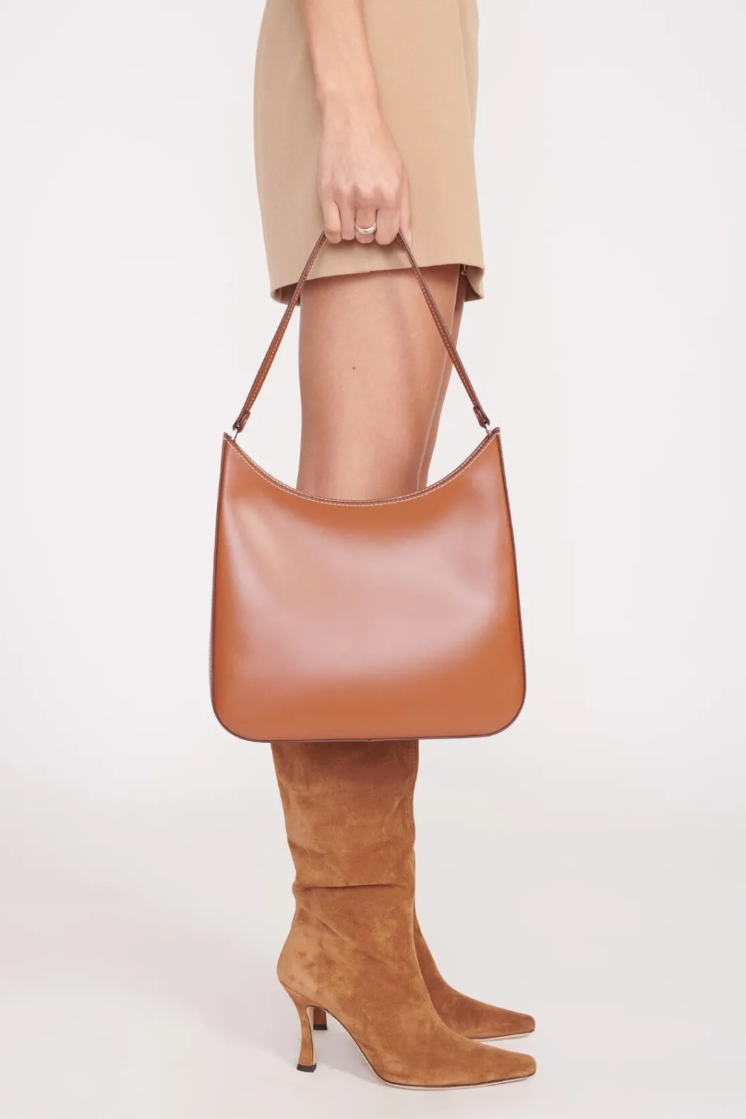 staud_alec_bag_tan_8.webp STAUD ALEC BAG< Shoulder