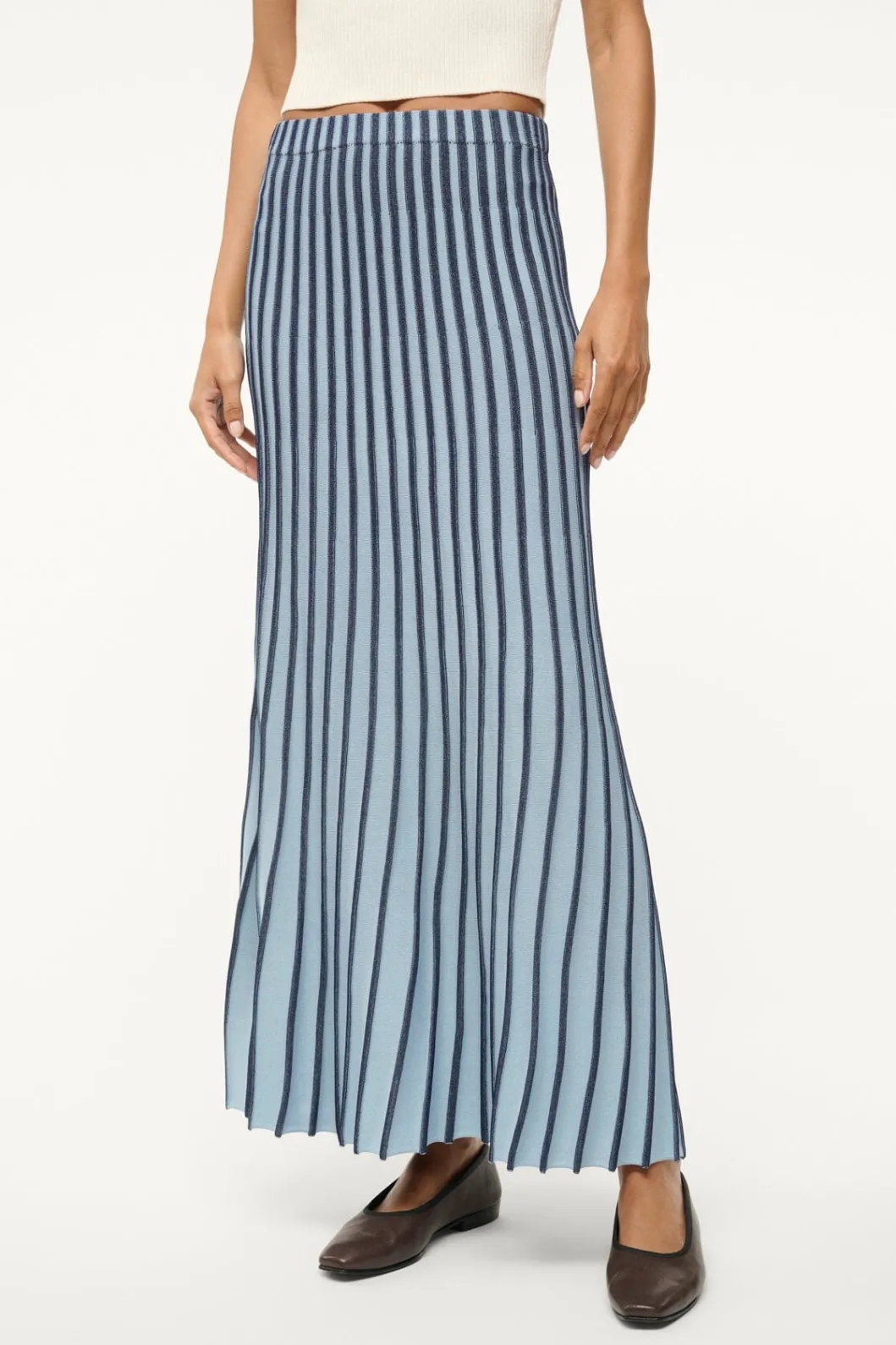 staud_aleida_skirt_navy_clear_blue_2.webp STAUD ALEIDA SKIRT NAVY CLEAR BLUE< Skirts