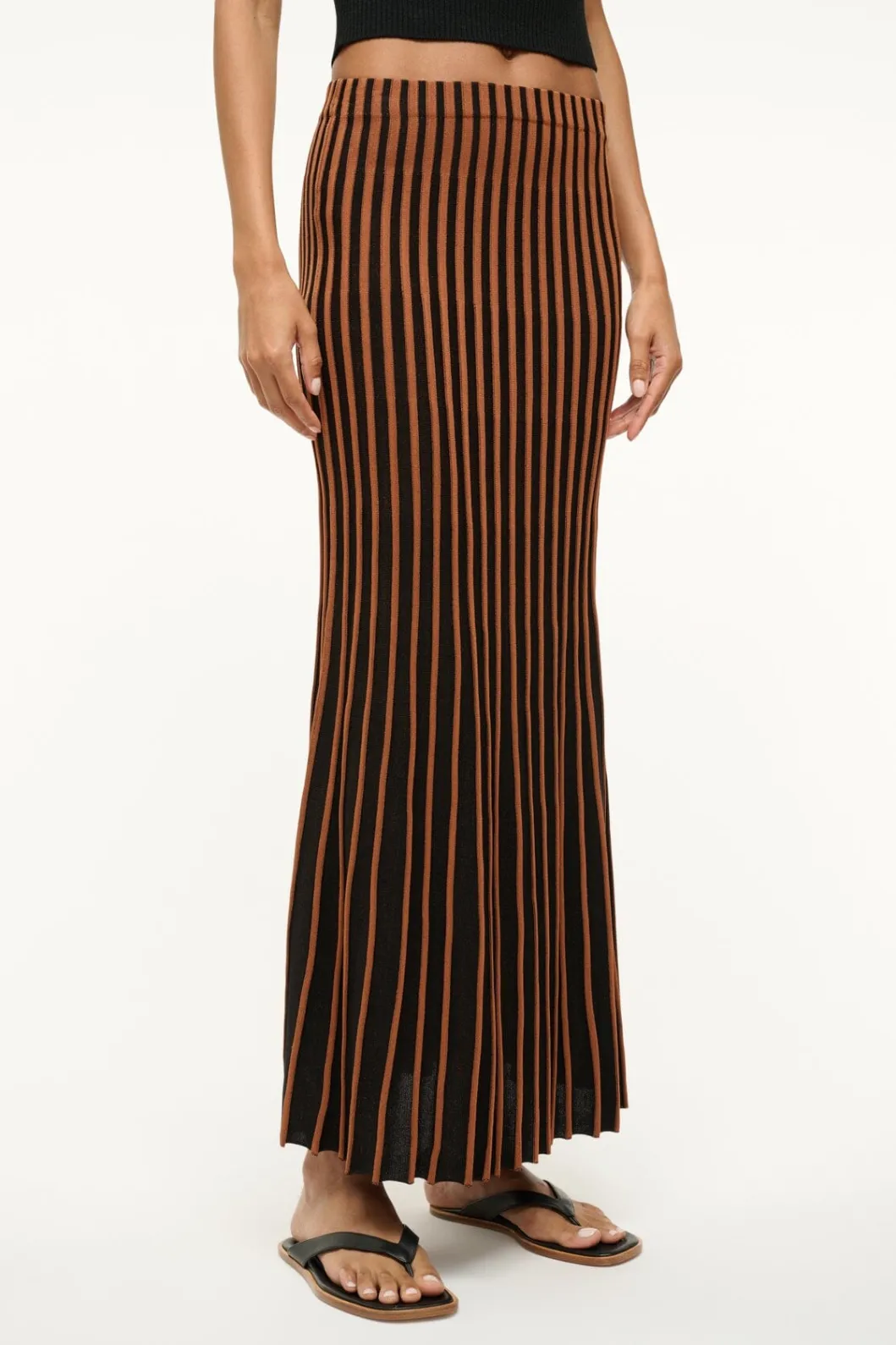 staud_aleida_skirt_tan_black_2.webp STAUD ALEIDA SKIRT TAN BLACK< Skirts