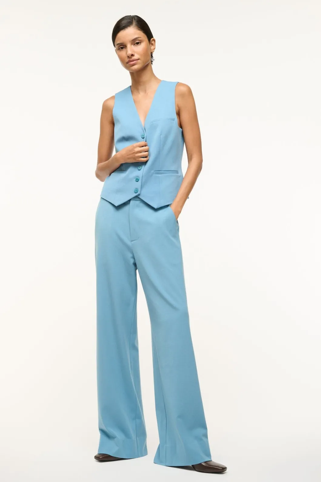 staud_brett_vest_tomato_3.webp STAUD BRETT VEST TOMATO< Tops