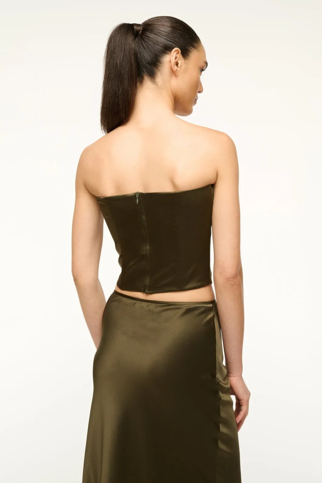 staud_brunswick_silk_top_woodland_2.webp STAUD BRUNSWICK SILK TOP< Tops | The Evening Edit