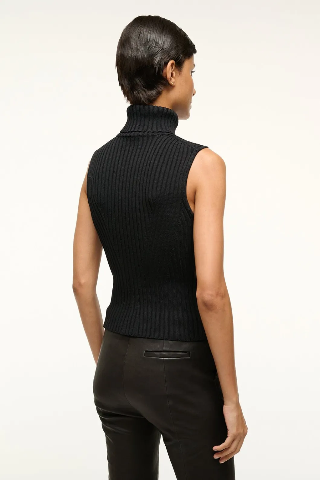 staud_callum_top_black_2.webp STAUD CALLUM TOP< Tops