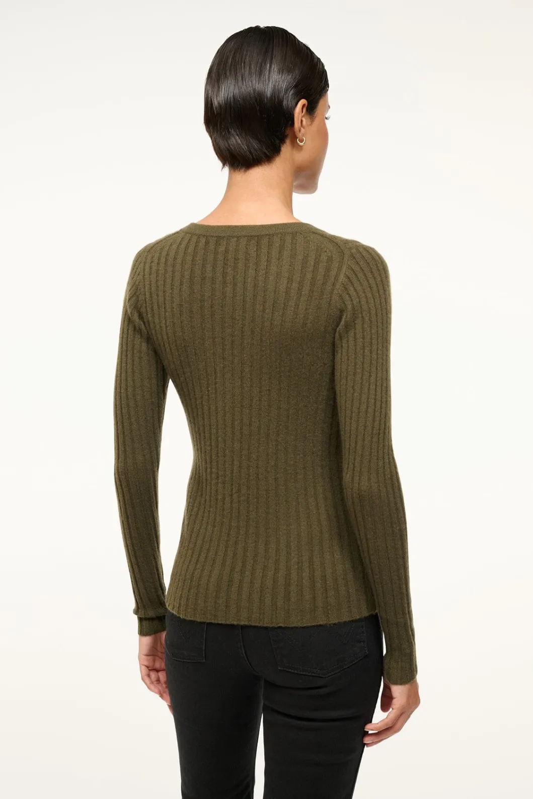 staud_cargo_cashmere_sweater_dark_olive_3.webp STAUD CARGO CASHMERE SWEATER DARK OLIVE< Sweaters
