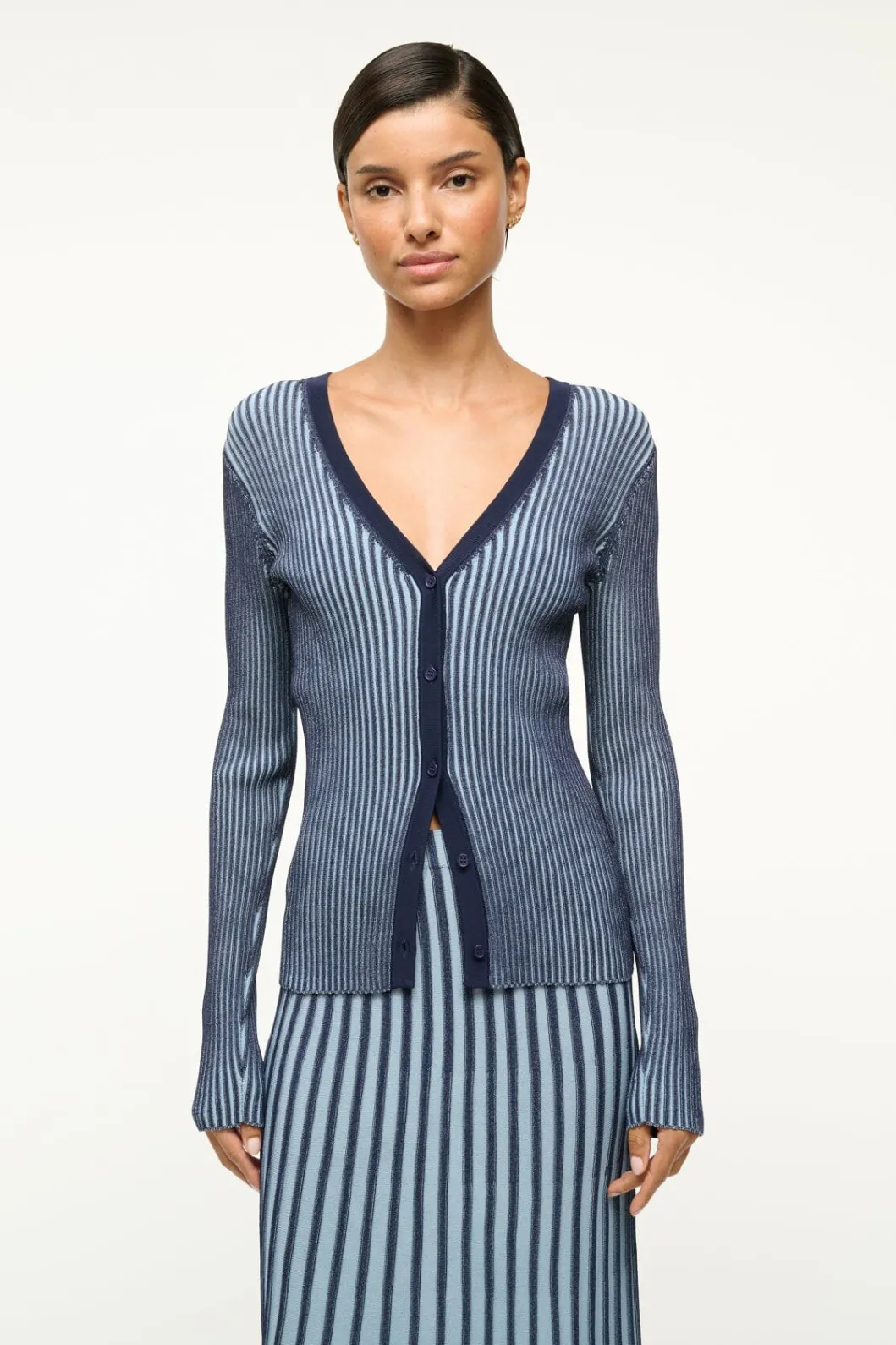 staud_cargo_sweater_navy_clear_blue_4.webp STAUD CARGO SWEATER NAVY CLEAR BLUE< Sweaters