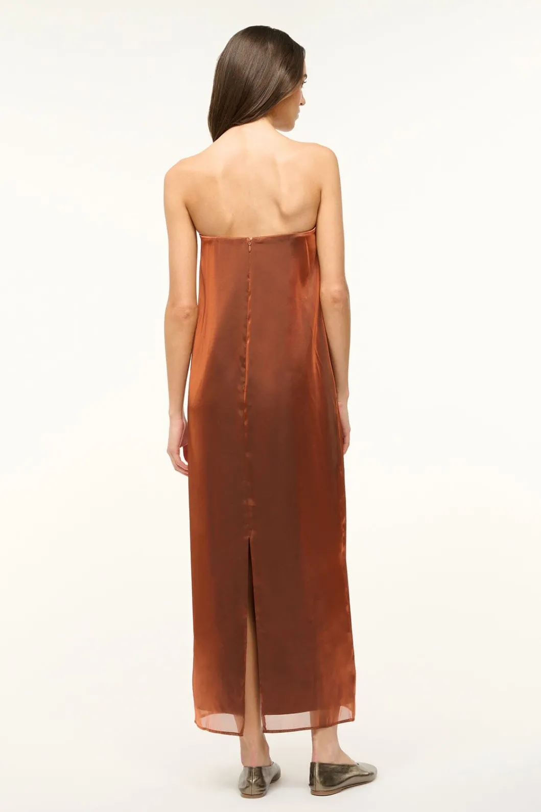 staud_casey_dress_iridescent_cacao_3.webp STAUD CASEY DRESS IRIDESCENT CACAO< The Evening Edit