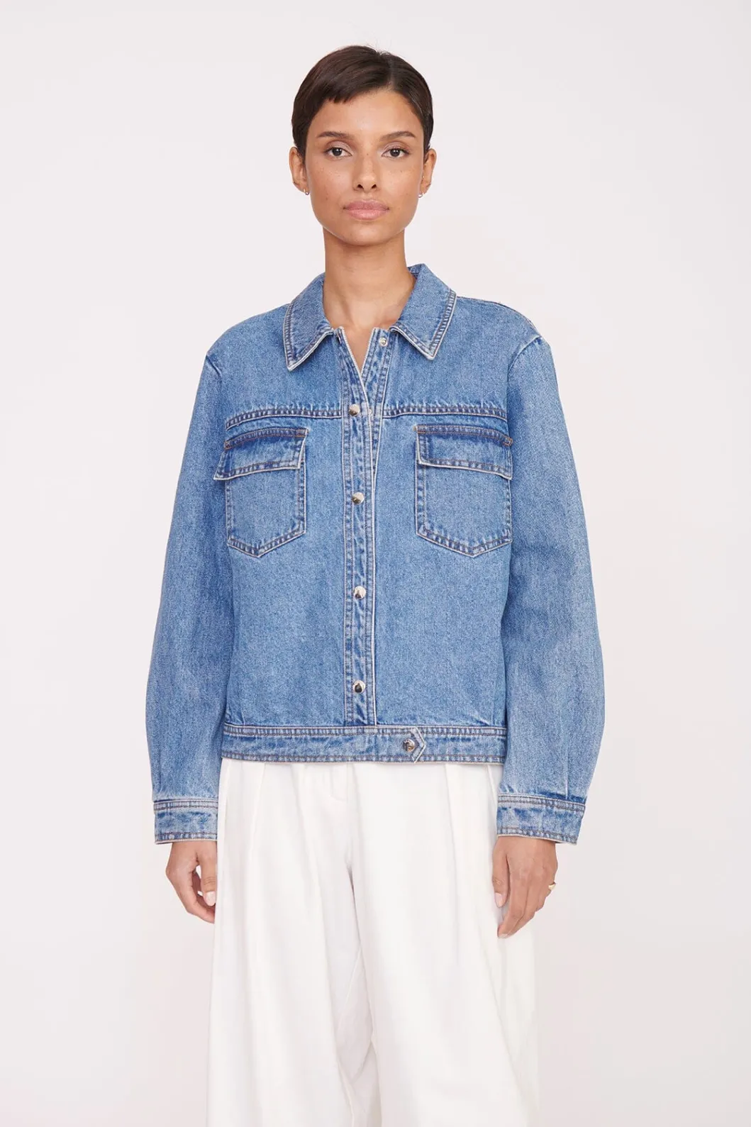 staud_custom_classic_oversized_ryan_jacket__medium_wash_4.webp STAUD CUSTOM CLASSIC OVERSIZED RYAN JACKET | MEDIUM WASH< Outerwear & Jackets | Custom Clothing