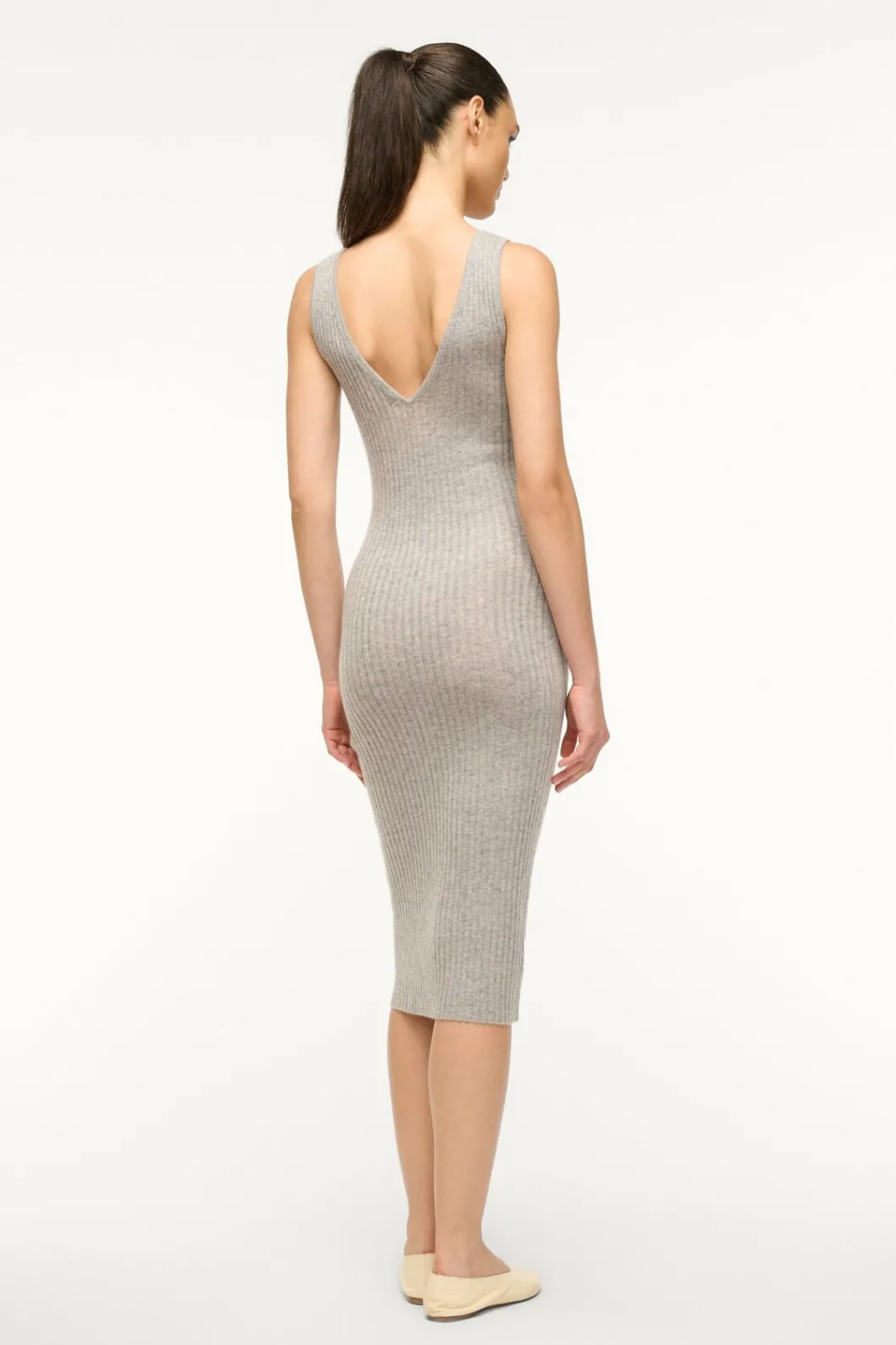 staud_dana_cashmere_dress_heather_grey_2.webp STAUD DANA CASHMERE DRESS HEATHER GREY< Dresses | Knit Dresses