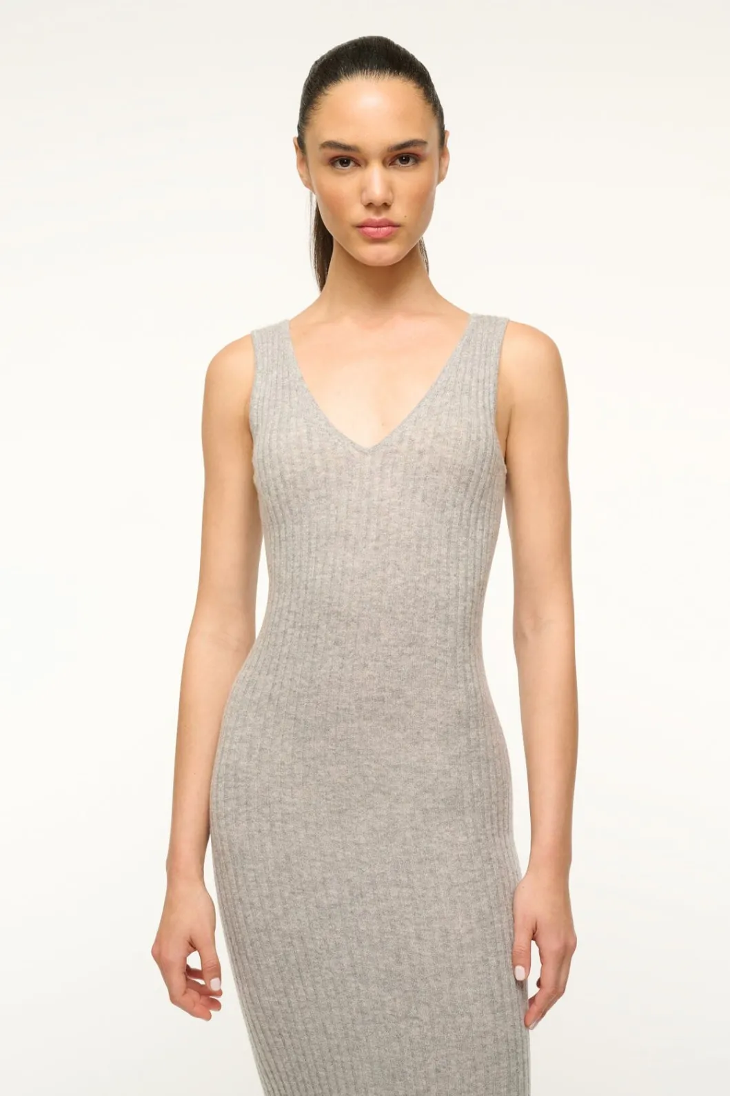 staud_dana_cashmere_dress_heather_grey_3.webp STAUD DANA CASHMERE DRESS HEATHER GREY< Dresses | Knit Dresses