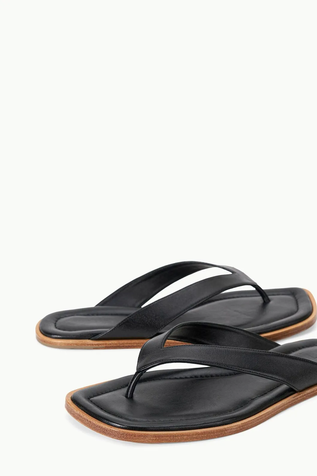 staud_dante_thong_slide_black_2.webp STAUD DANTE THONG SLIDE< Swim | Sandals