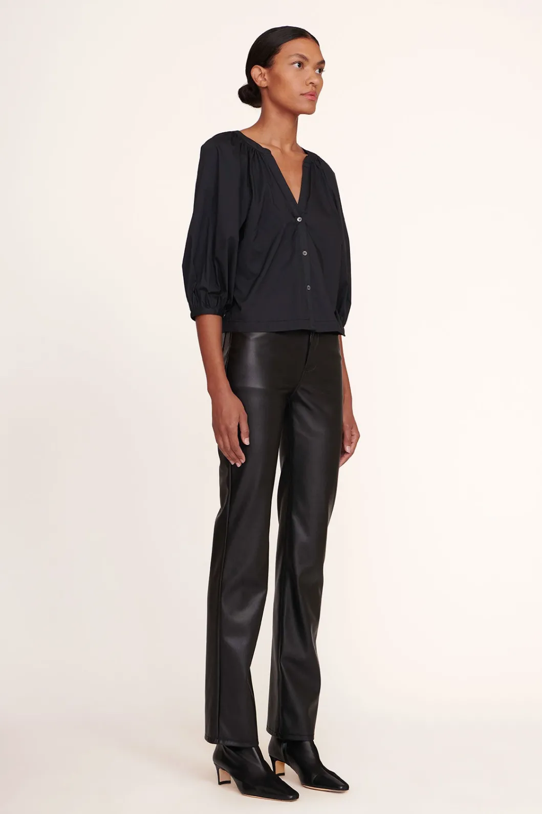 staud_dill_top__black_2.webp STAUD DILL TOP | < Tops