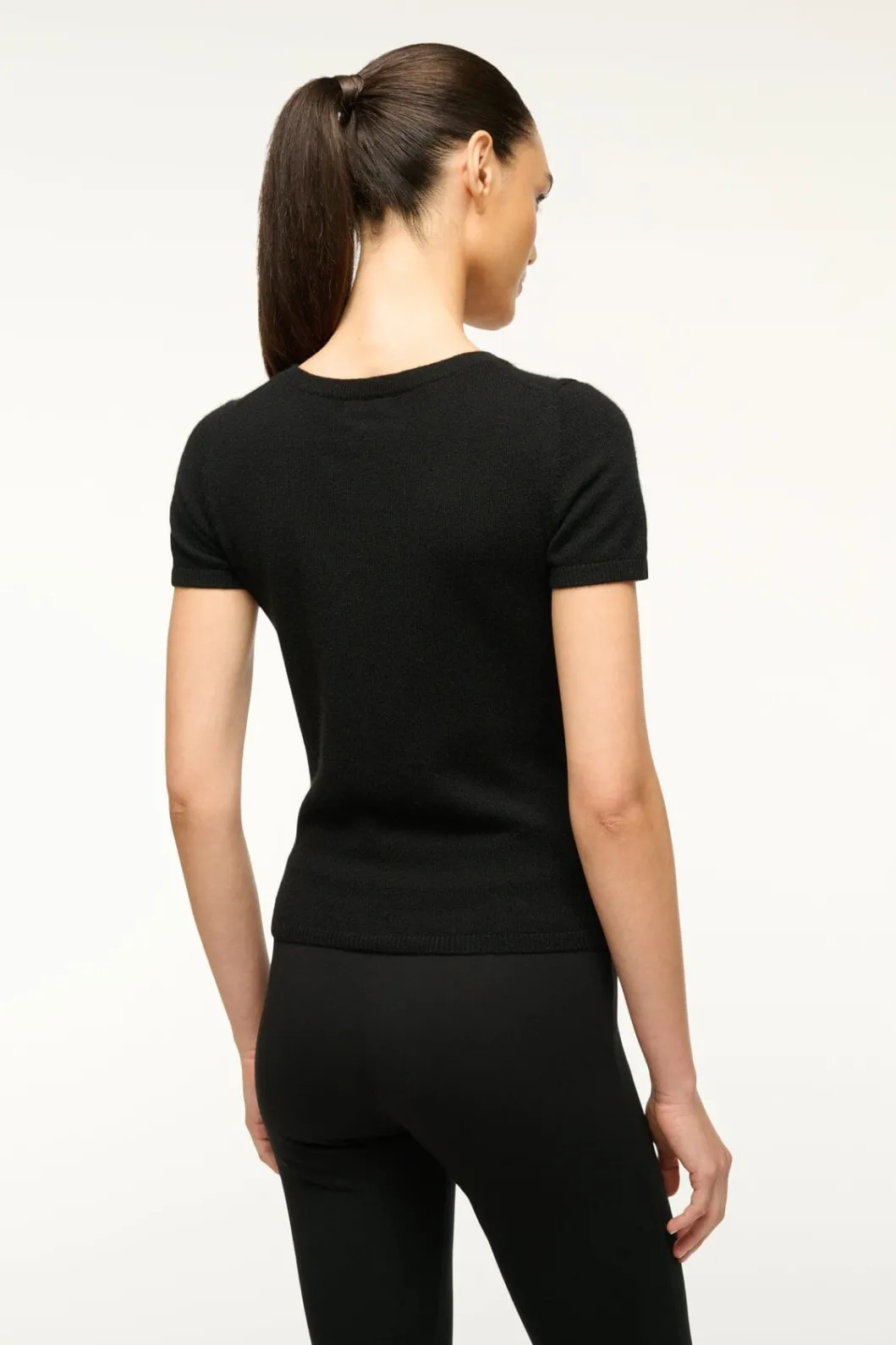 staud_easy_cashmere_tee_black_3.webp STAUD EASY CASHMERE TEE< Tops