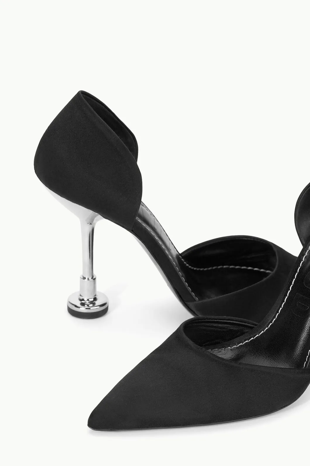 staud_gardening_pump_black_5.webp STAUD GARDENING PUMP< The Evening Edit