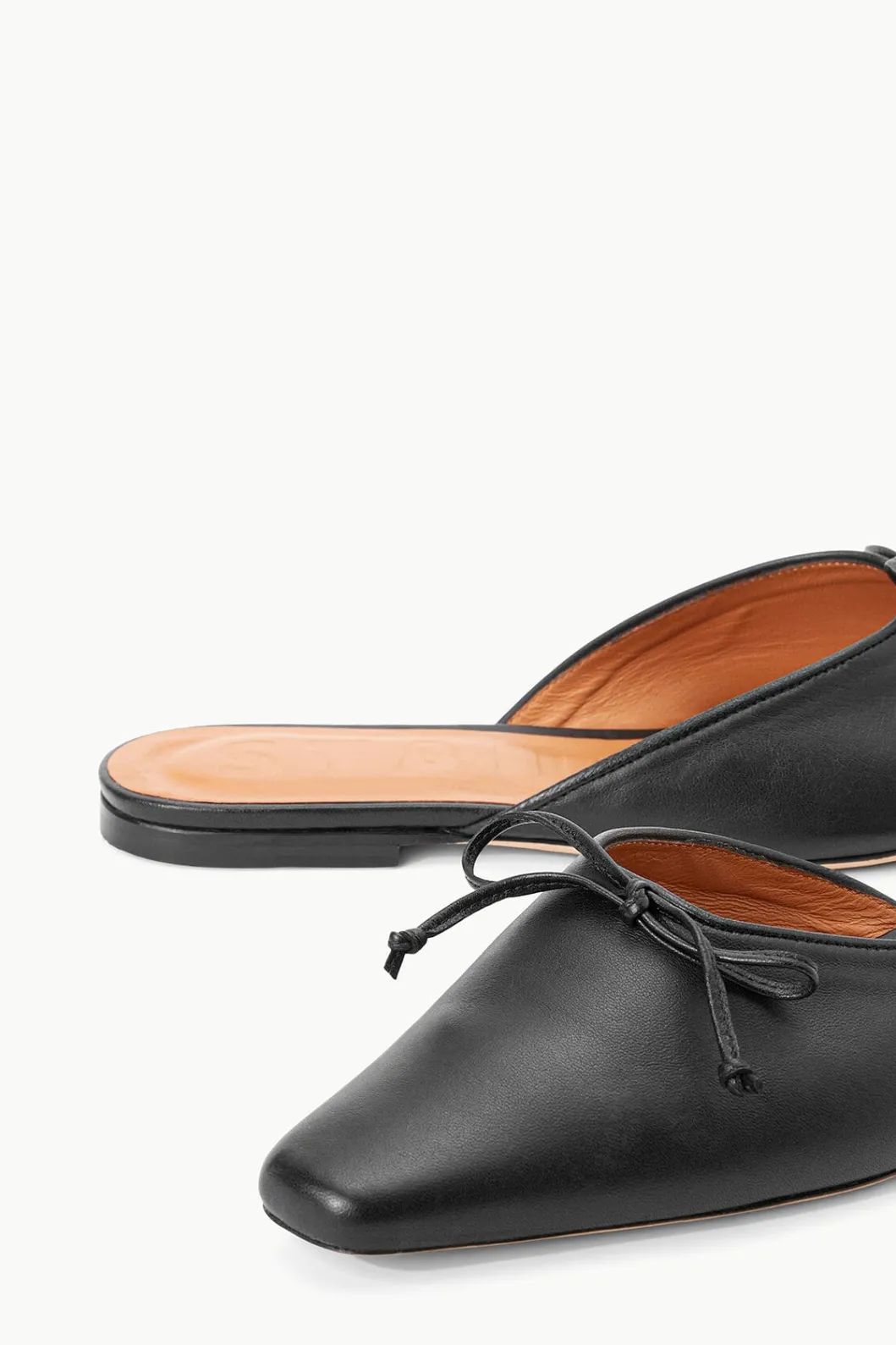staud_gina_mule_black_5.webp STAUD GINA MULE< Mules & Flats