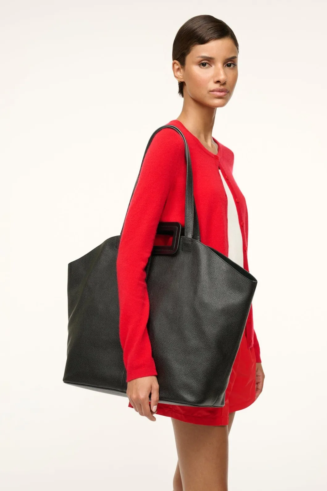 staud_grande_tote_bag_black_3.webp STAUD GRANDE TOTE BAG< Totes | Carryalls