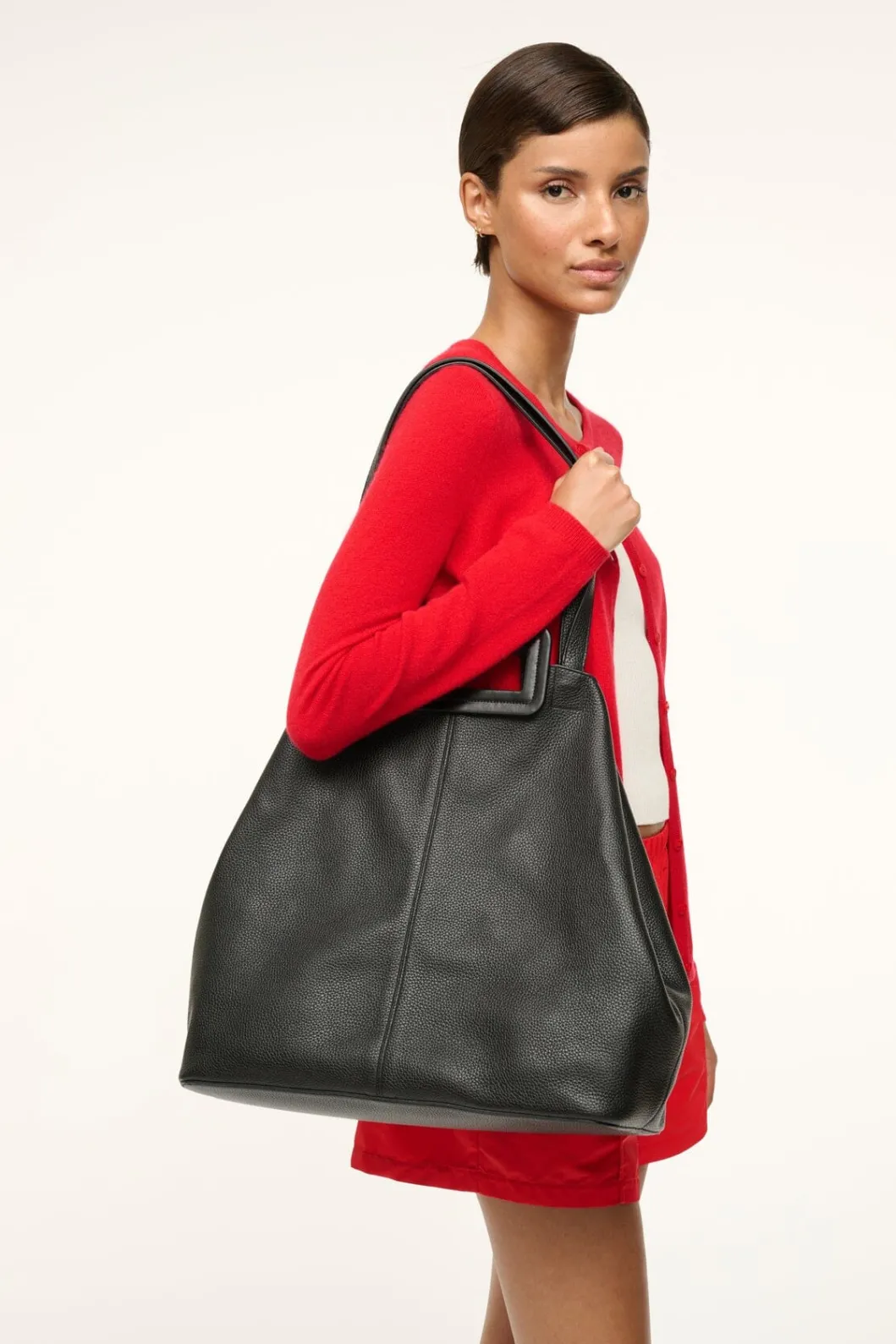 staud_grande_tote_bag_black_7.webp STAUD GRANDE TOTE BAG< Totes | Carryalls