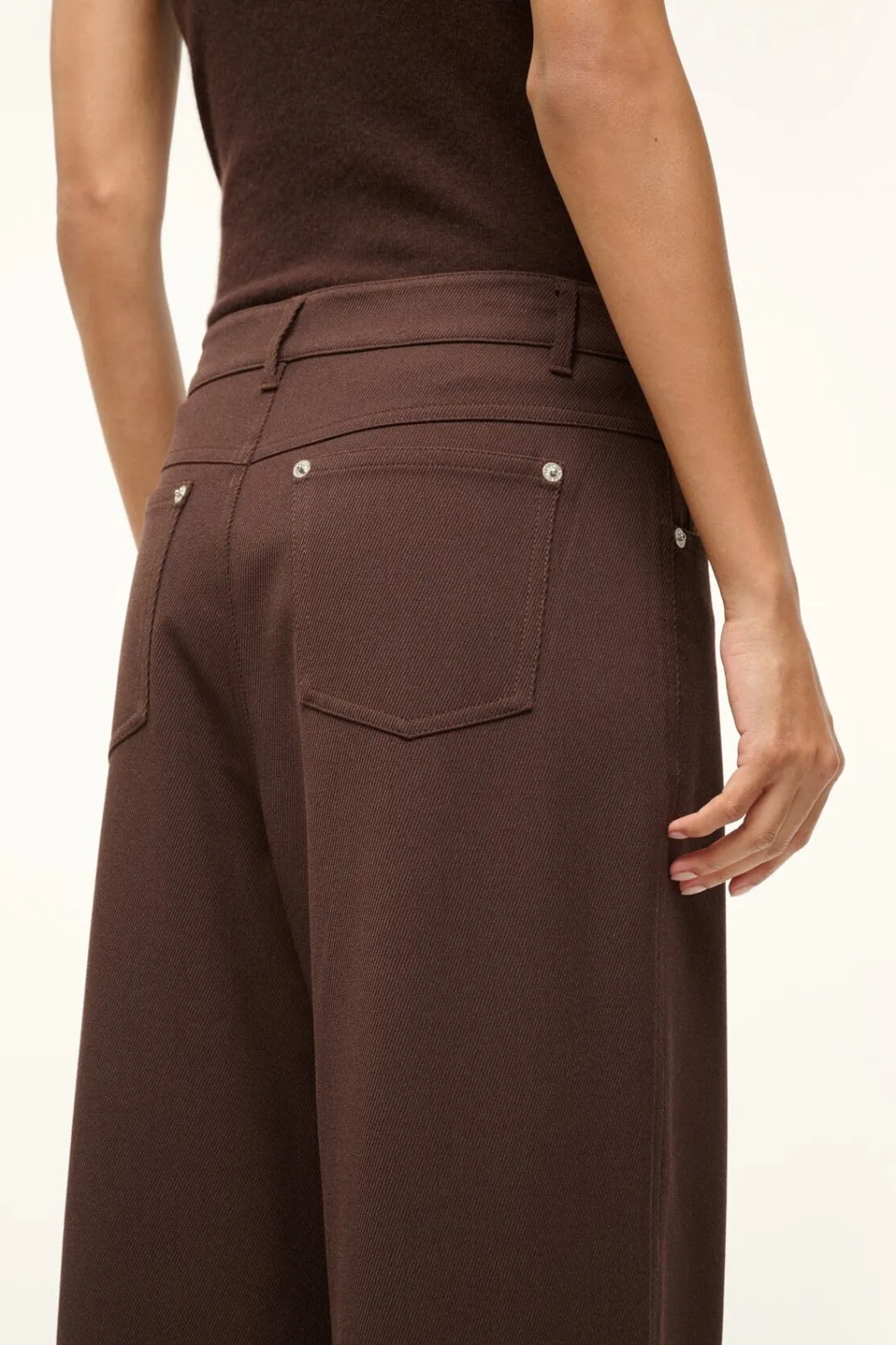 staud_grayson_pant_dark_chocolate_3.webp STAUD GRAYSON PANT DARK CHOCOLATE< Pants & Shorts