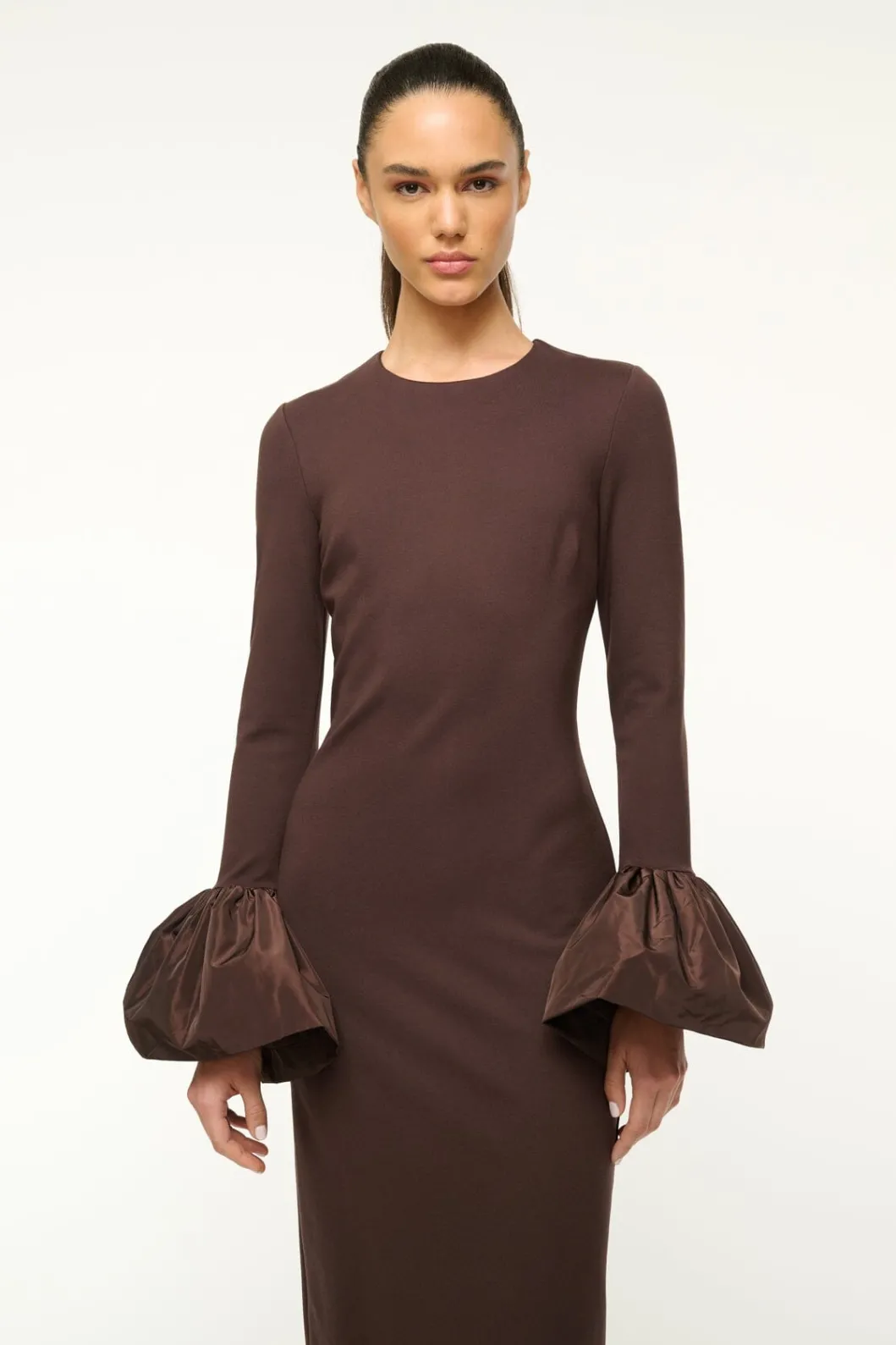 staud_hawthorne_maxi_dress_dark_chocolate_3.webp STAUD HAWTHORNE MAXI DRESS DARK CHOCOLATE< The Evening Edit | Maxi Dresses