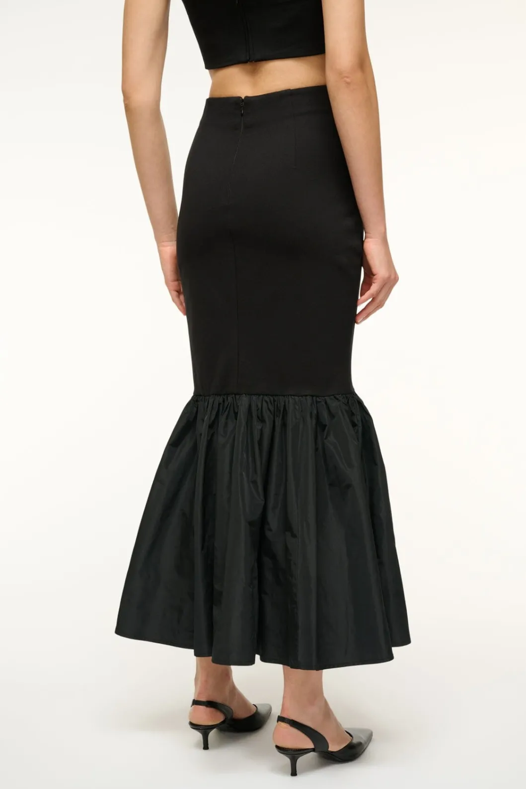 staud_hawthorne_skirt_black_3.webp STAUD HAWTHORNE SKIRT< Skirts | The Evening Edit