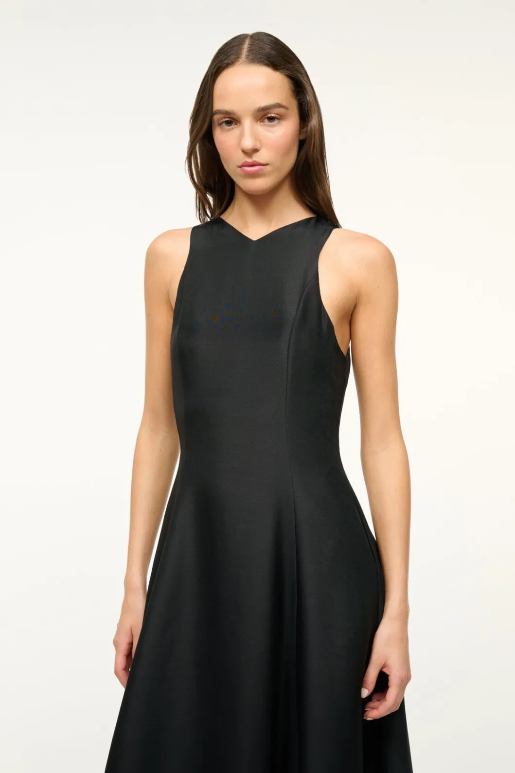 staud_heike_dress_black_2.webp STAUD HEIKE DRESS< The Evening Edit