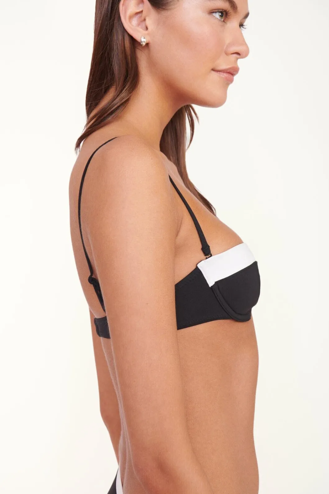 staud_jo_balconette_bikini_top_black_white_4.webp STAUD JO BALCONETTE BIKINI TOP BLACK WHITE< Swim | Bikinis