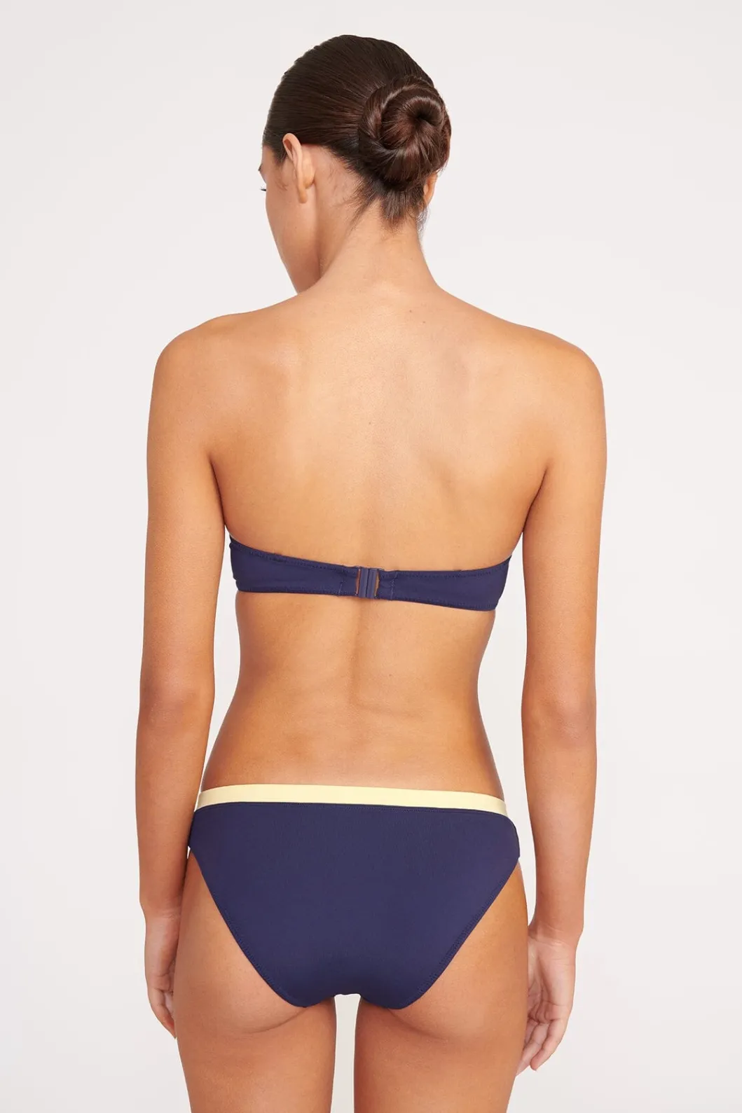 staud_jo_balconette_bikini_top_navy_colorblock_4.webp STAUD JO BALCONETTE BIKINI TOP NAVY COLORBLOCK< Swim | Bikinis