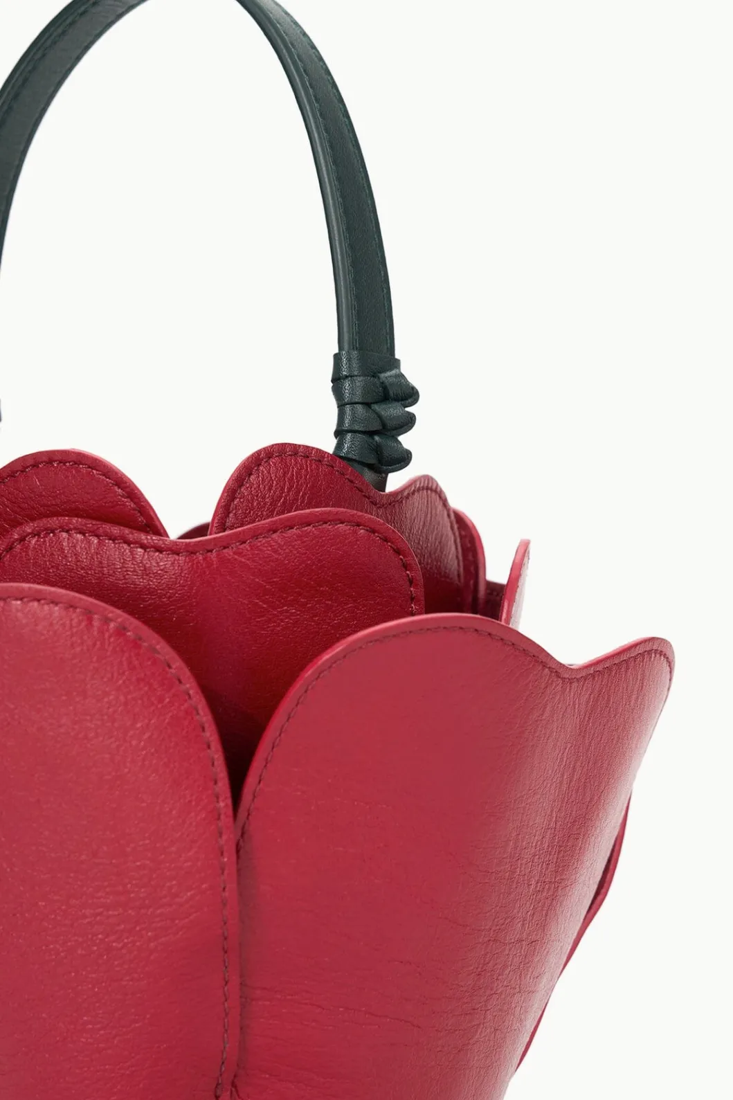 staud_juliet_bag_rouge_4.webp STAUD JULIET BAG< The Evening Edit | Beaded/novelty