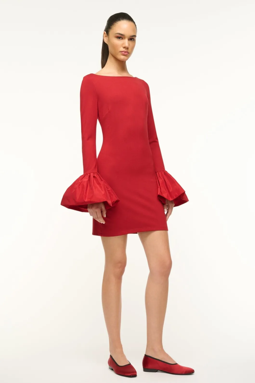 staud_keith_ballet_flat_rouge_3.webp STAUD KEITH BALLET FLAT< The Evening Edit | Mules & Flats