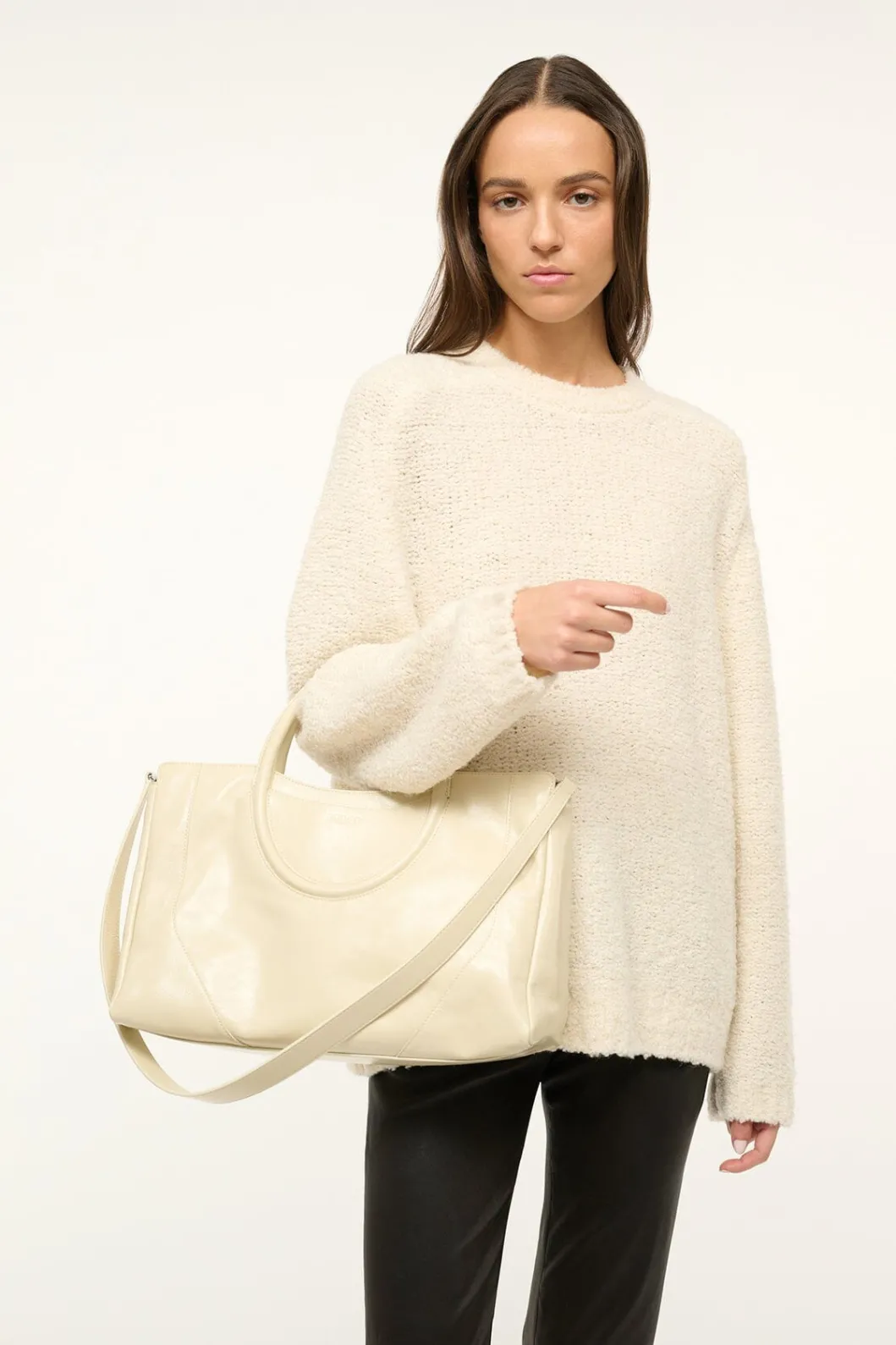 staud_maude_satchel_cream_5.webp STAUD MAUDE SATCHEL< Carryalls