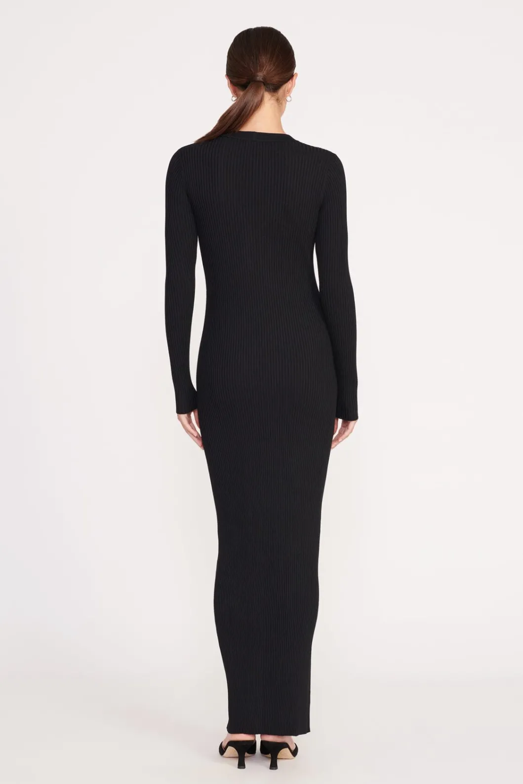 staud_maxi_shoko_sweater_black_2.webp STAUD MAXI SHOKO SWEATER< Knit Dresses | Maxi Dresses