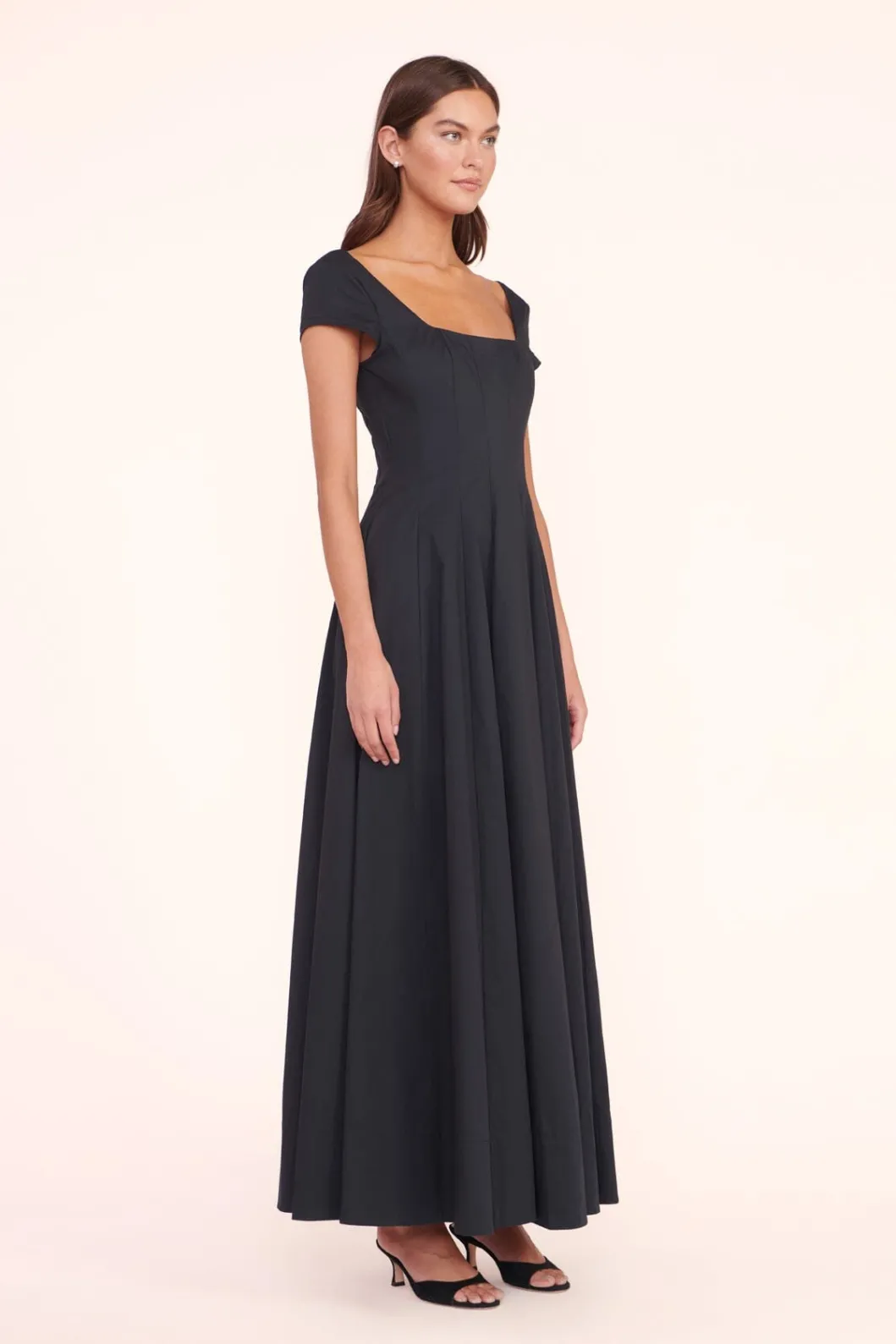 staud_maxi_short_sleeve_wells_dress_black_2.webp STAUD MAXI SHORT SLEEVE WELLS DRESS< Maxi Dresses | Dresses