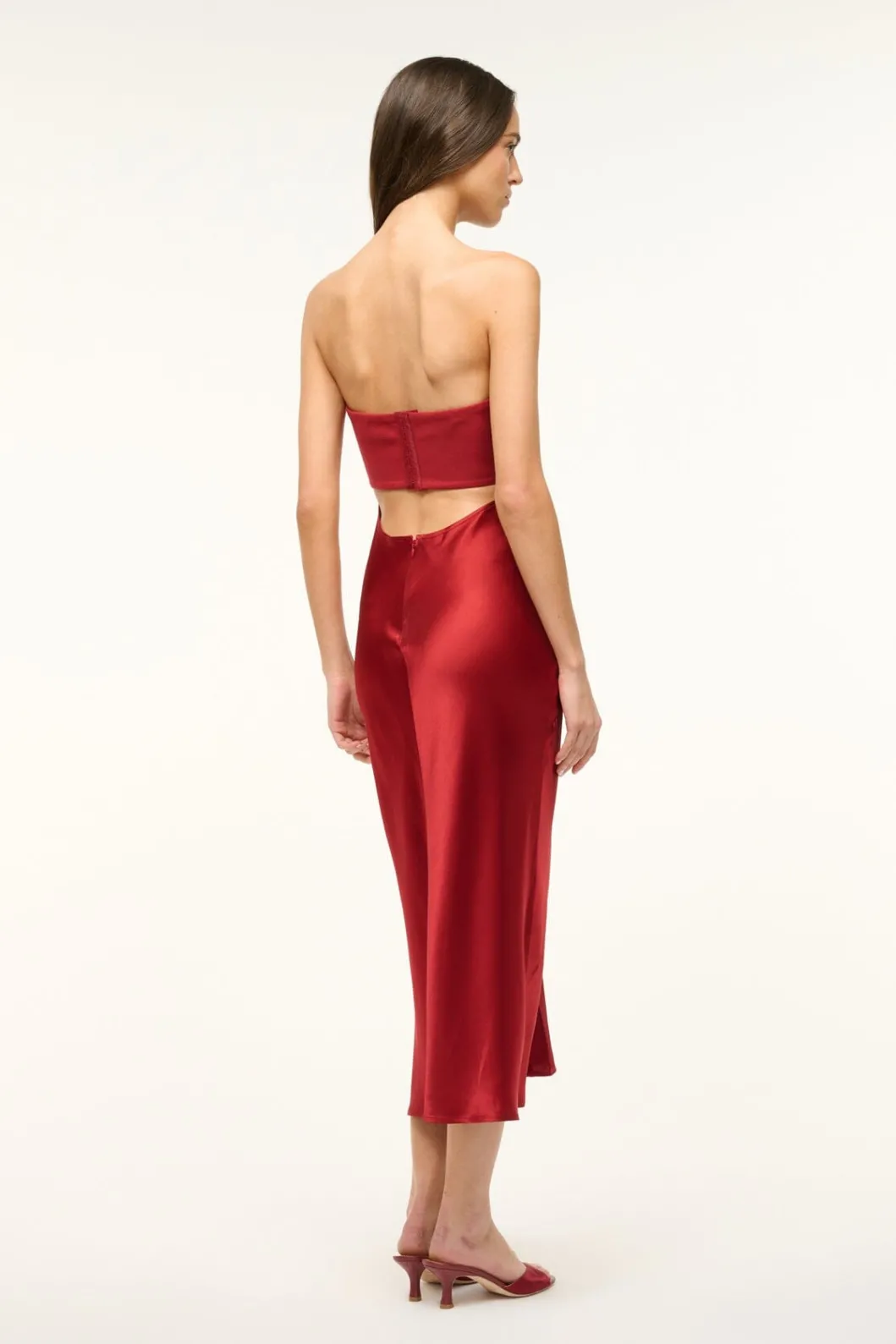 staud_midi_wayfaring_dress_rouge_3.webp STAUD MIDI WAYFARING DRESS< The Evening Edit