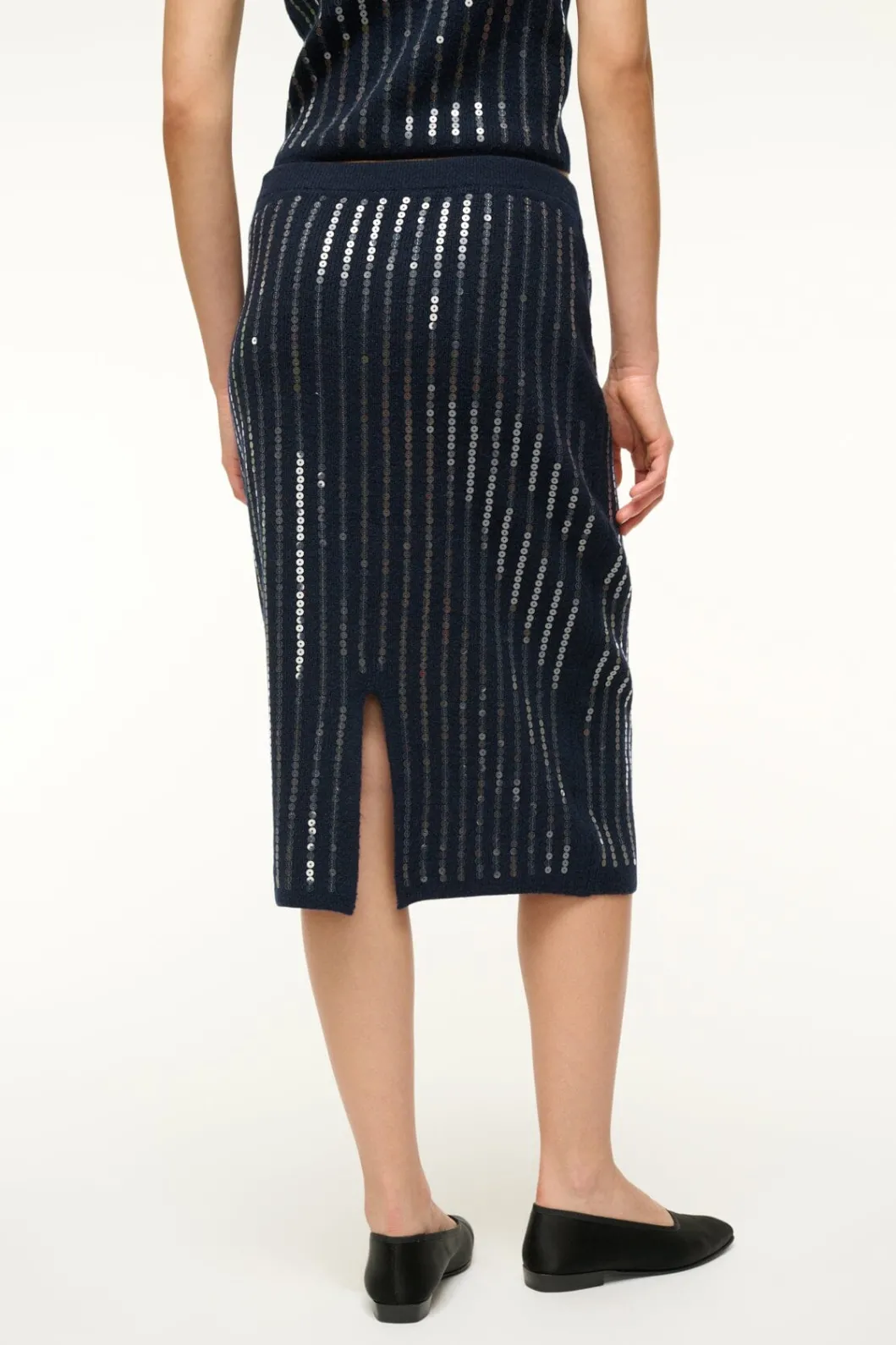 staud_mimi_skirt_navy_3.webp STAUD MIMI SKIRT< Skirts