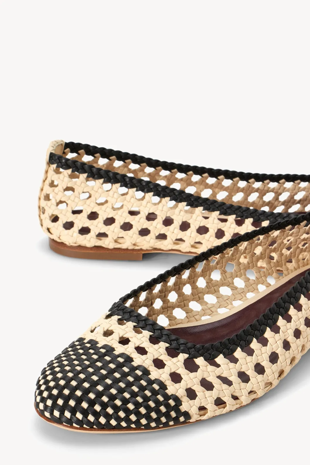 staud_nell_crochet_ballerina_cream_black_4.webp STAUD NELL CROCHET BALLERINA CREAM BLACK< Mules & Flats