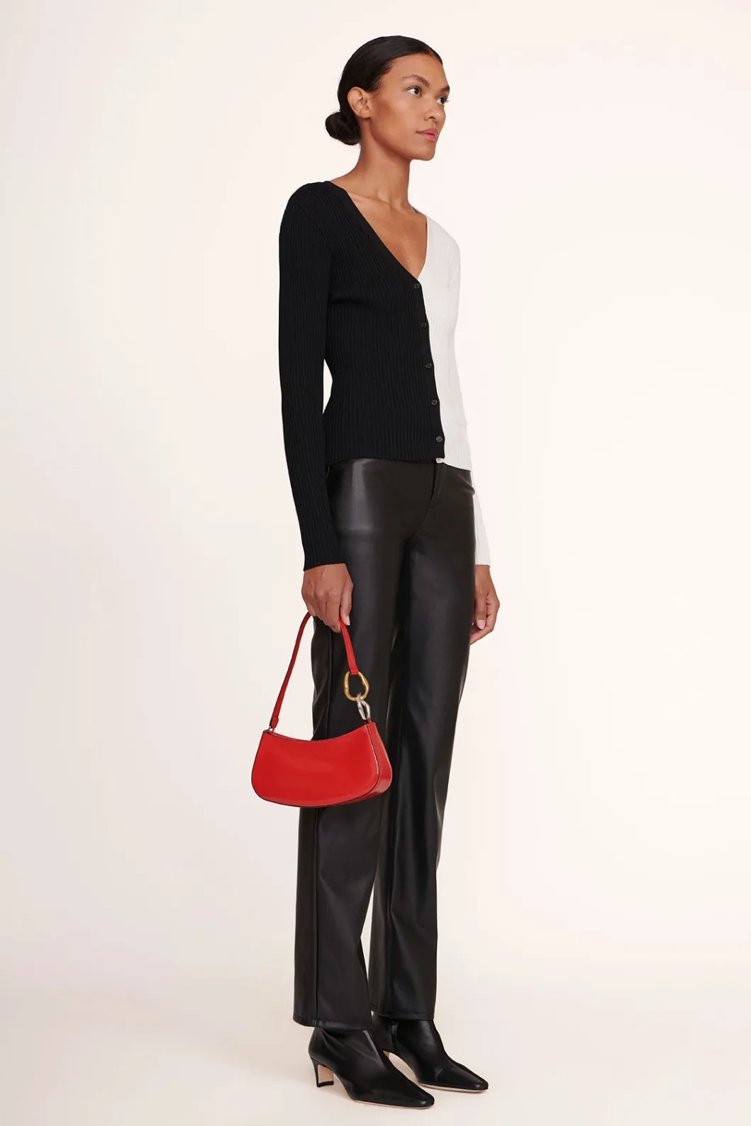 staud_ollie_bag_cherry_5.webp STAUD OLLIE BAG< Shoulder