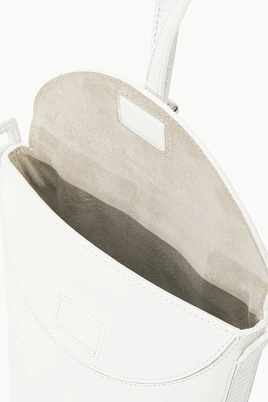 staud_phoebe_convertible_bucket_bag_paper_4.webp STAUD PHOEBE CONVERTIBLE BUCKET BAG< Bucket