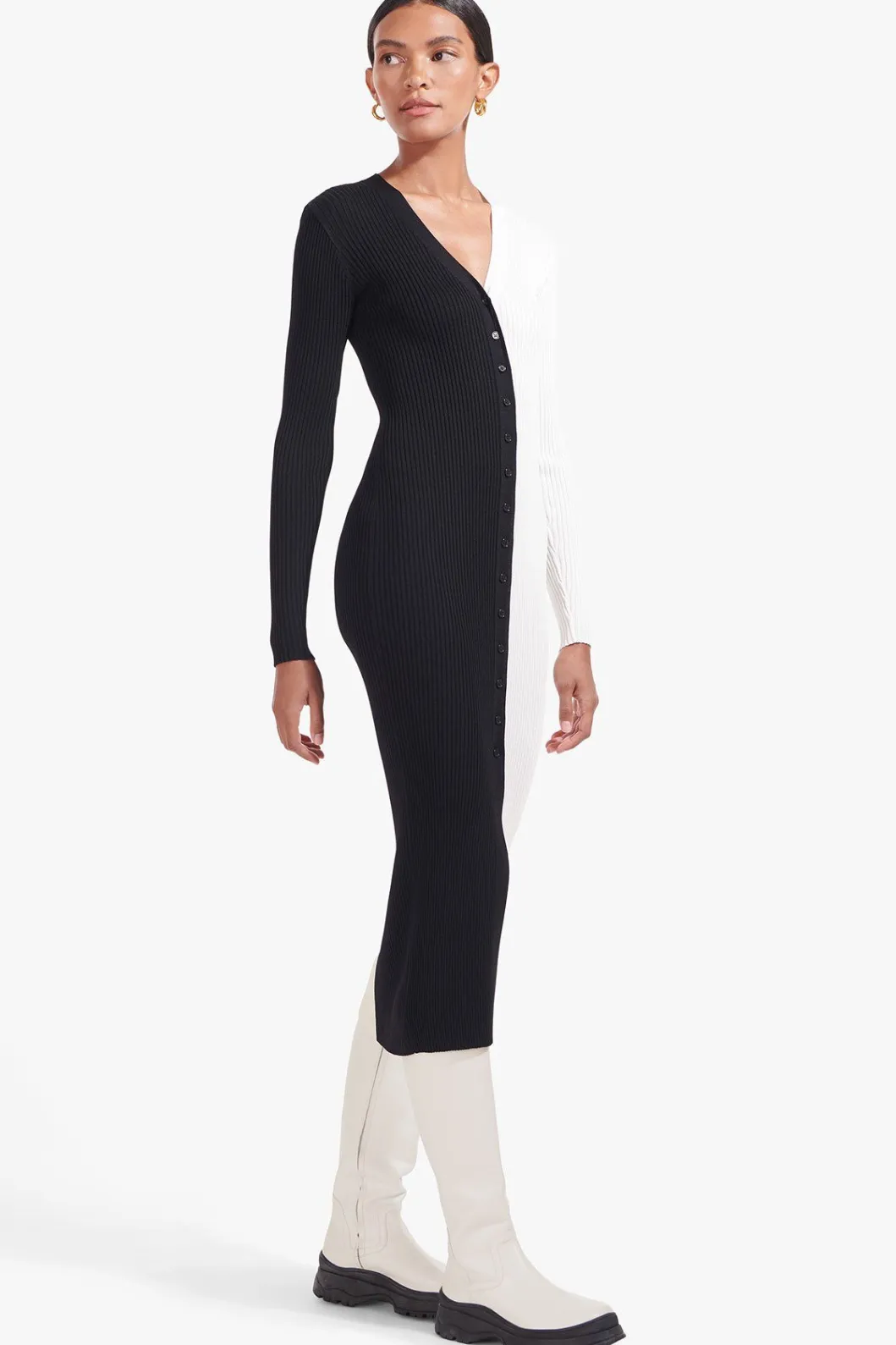 staud_shoko_sweater__black_white_2.webp STAUD SHOKO SWEATER | BLACK WHITE< Midi Dresses | Dresses