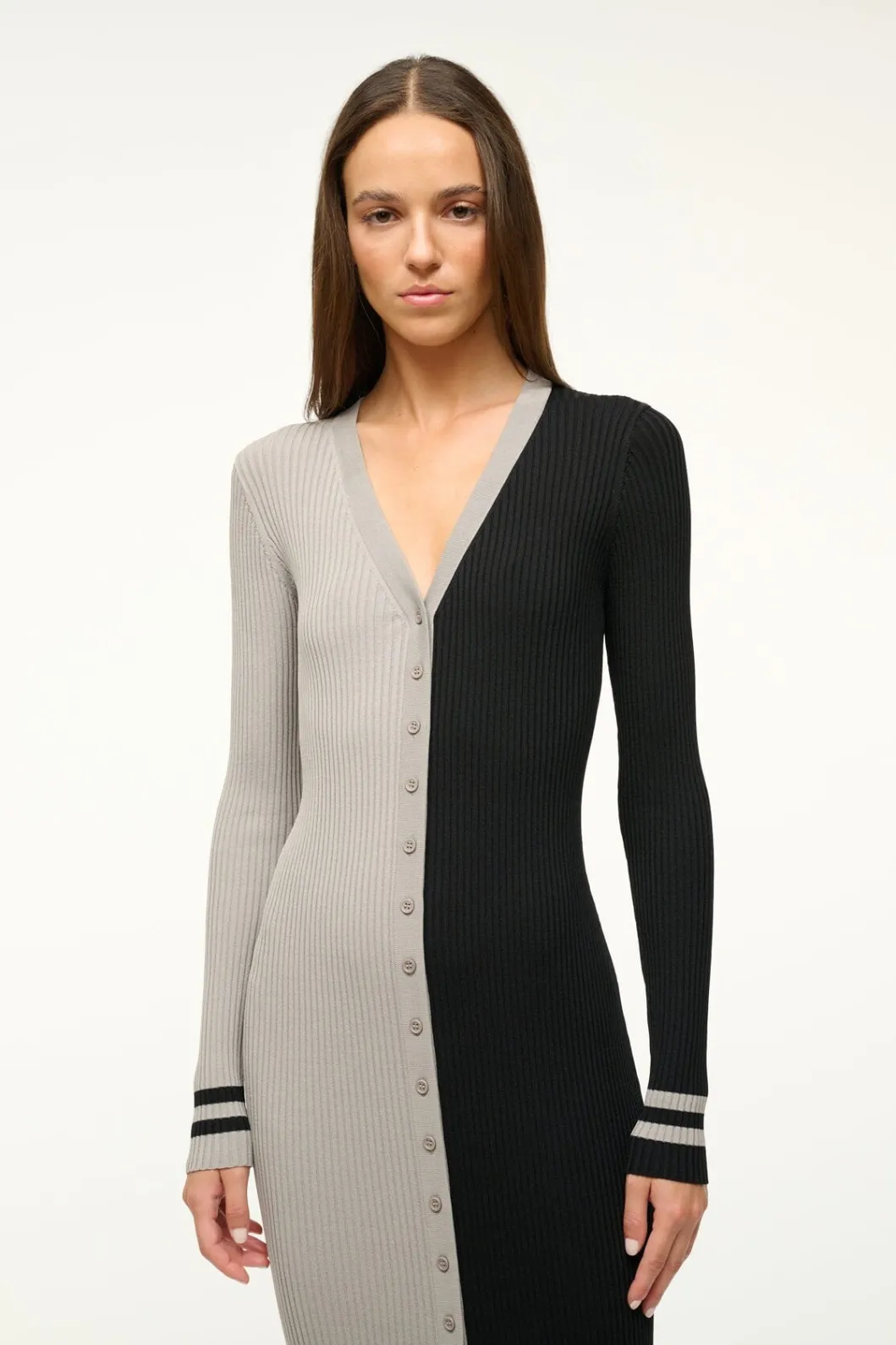 staud_shoko_sweater_x_nfl_raiders_2.webp STAUD SHOKO SWEATER X NFL< Dresses