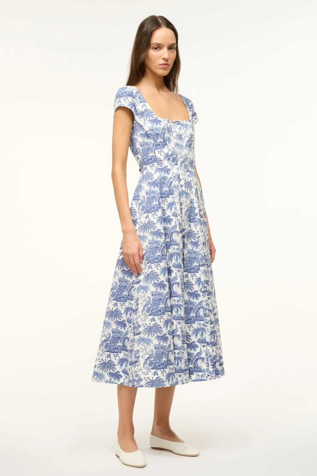 staud_short_sleeve_wells_dress_blue_toile_2.webp STAUD SHORT SLEEVE WELLS DRESS BLUE TOILE< Midi Dresses | Dresses