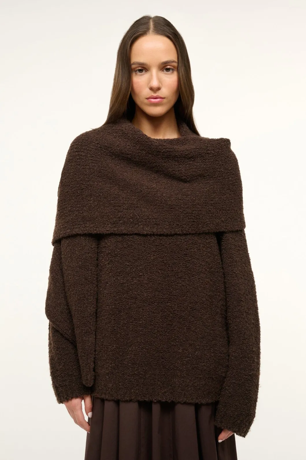 staud_siren_sweater_earth_2.webp STAUD SIREN SWEATER< Sweaters