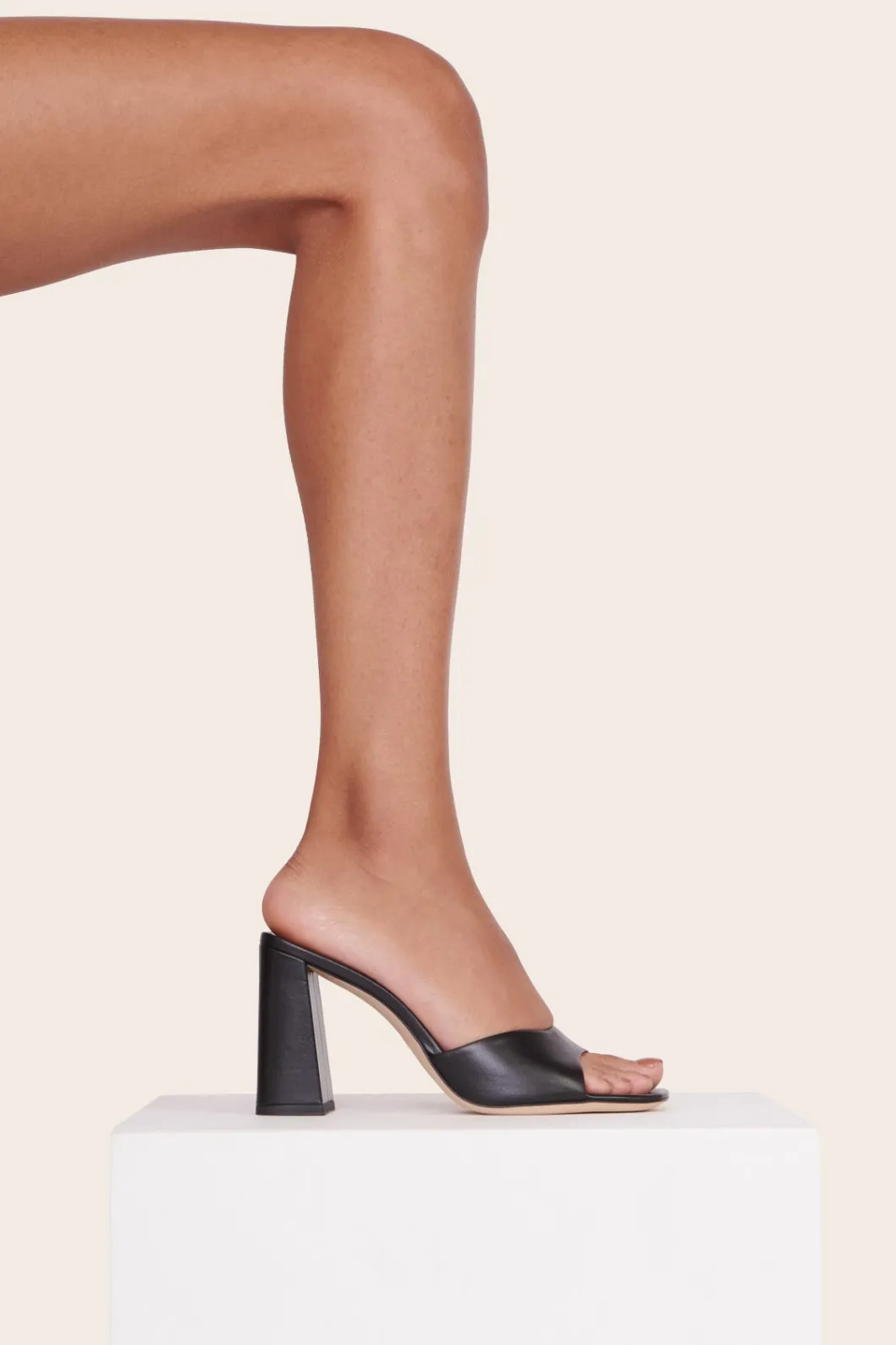 staud_sloane_heel_black_1.webp STAUD SLOANE HEEL< Heels