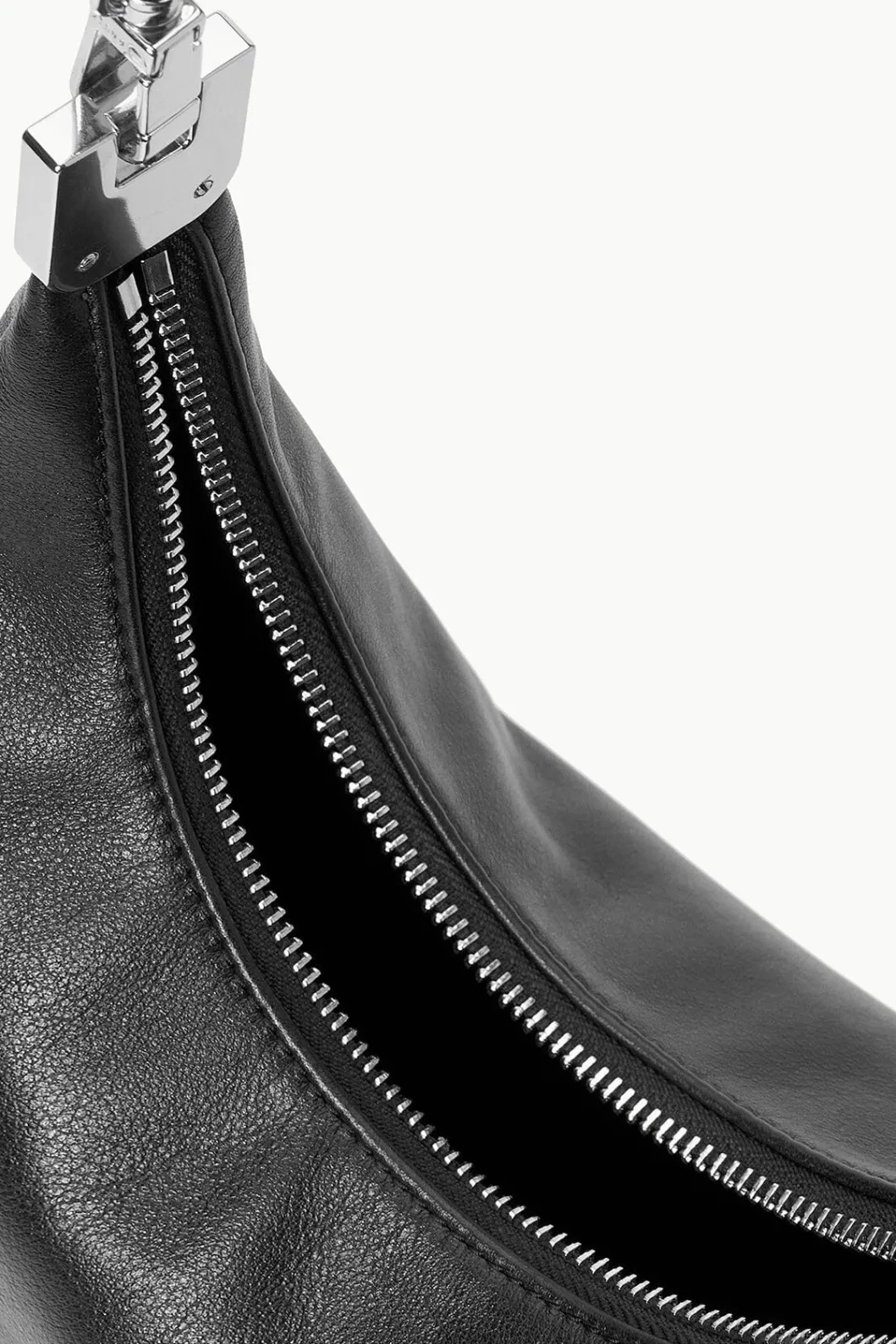 staud_sylvie_shoulder_bag_black_3.webp STAUD SYLVIE SHOULDER BAG< Shoulder